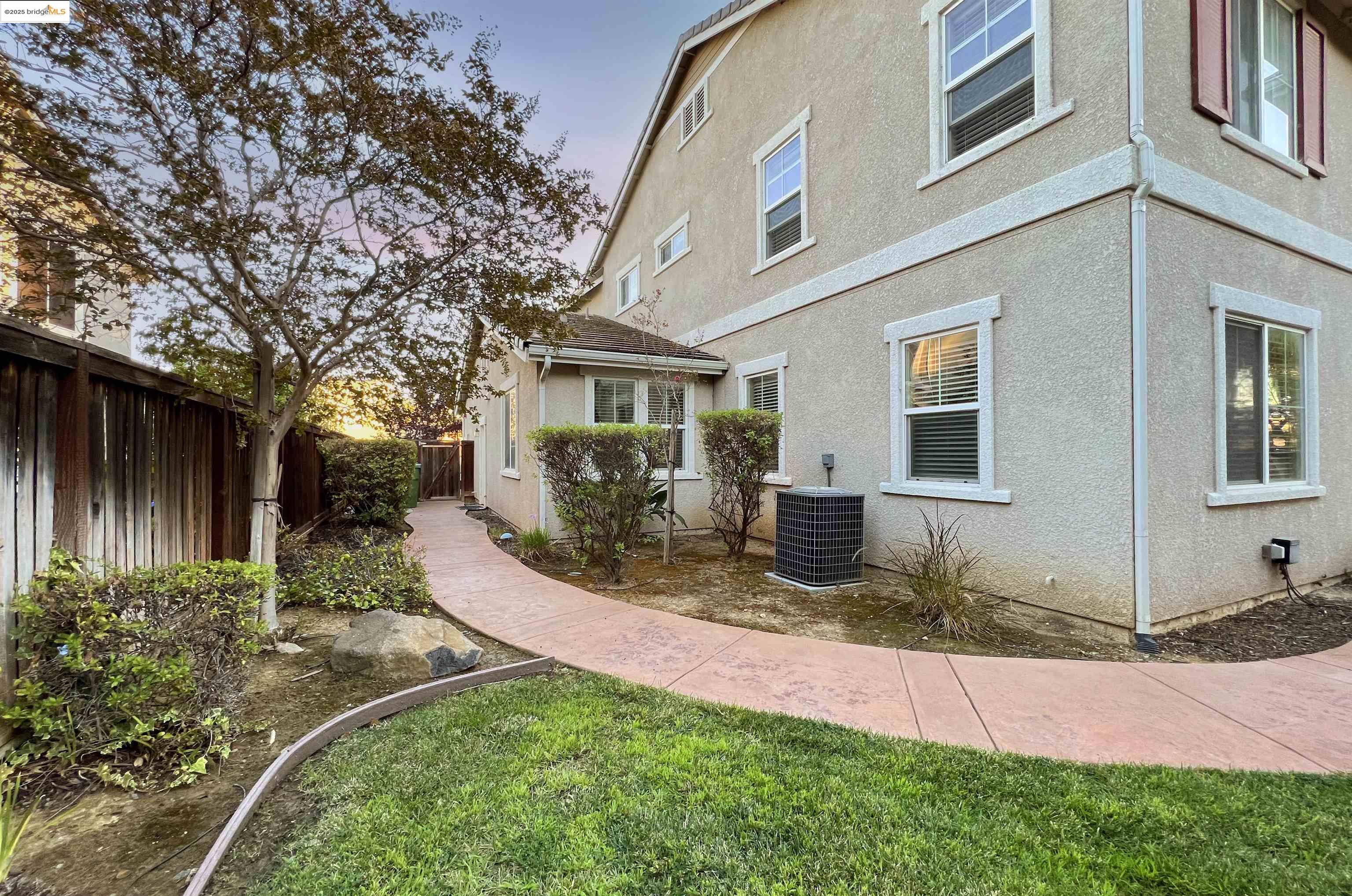 Detail Gallery Image 40 of 44 For 2765 Saint Andrews Dr, Brentwood,  CA 94513 - 4 Beds | 3/1 Baths