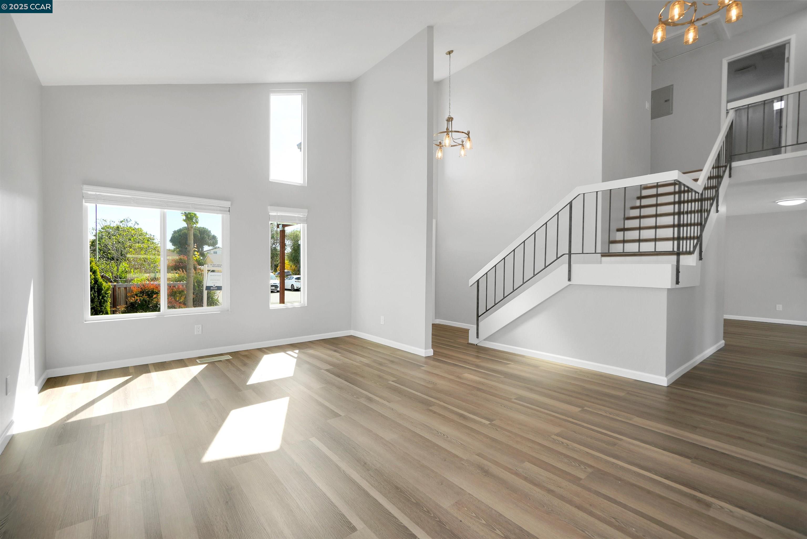 Detail Gallery Image 12 of 55 For 118 Raven Ct, Hercules,  CA 94547 - 4 Beds | 2/1 Baths
