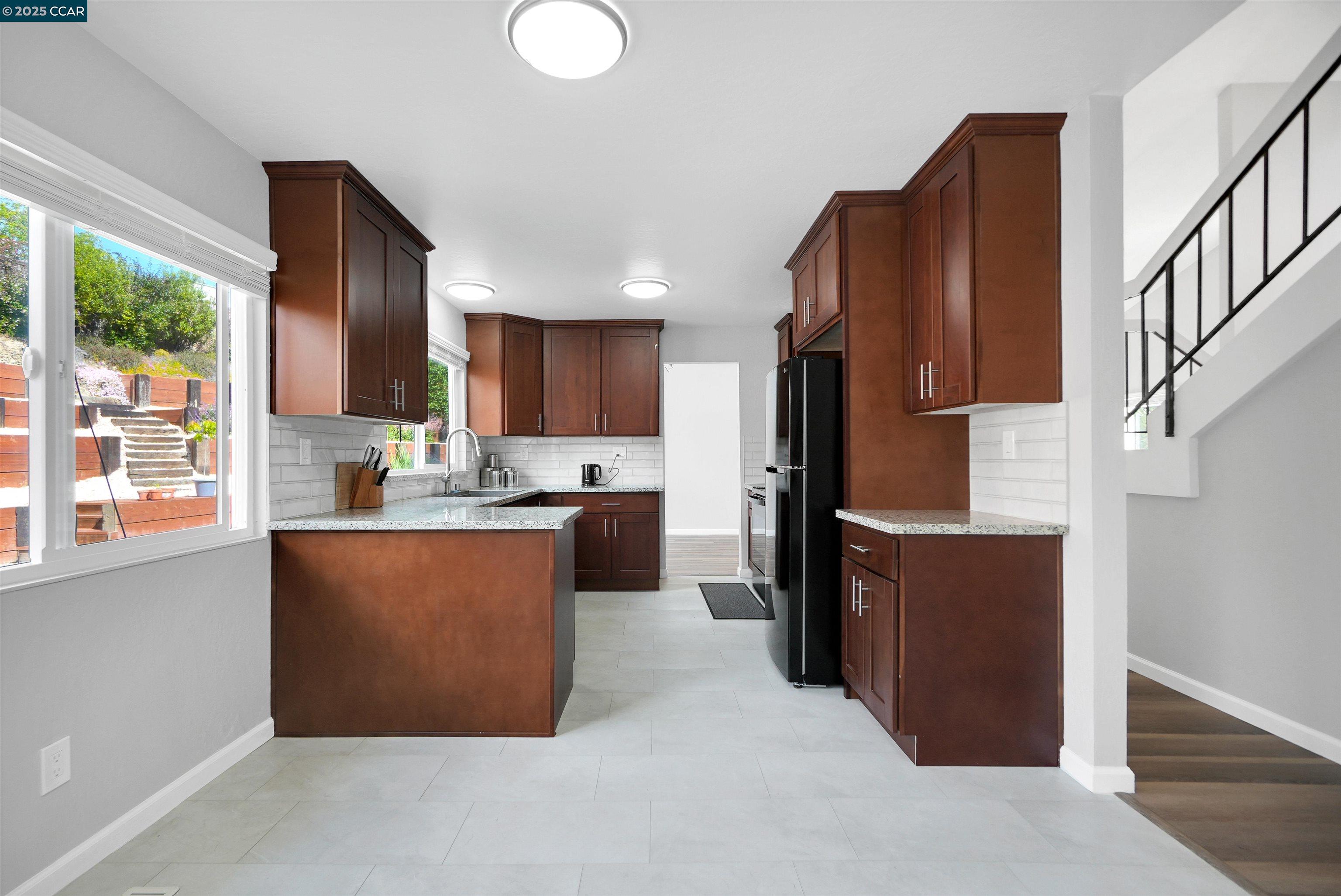 Detail Gallery Image 17 of 55 For 118 Raven Ct, Hercules,  CA 94547 - 4 Beds | 2/1 Baths