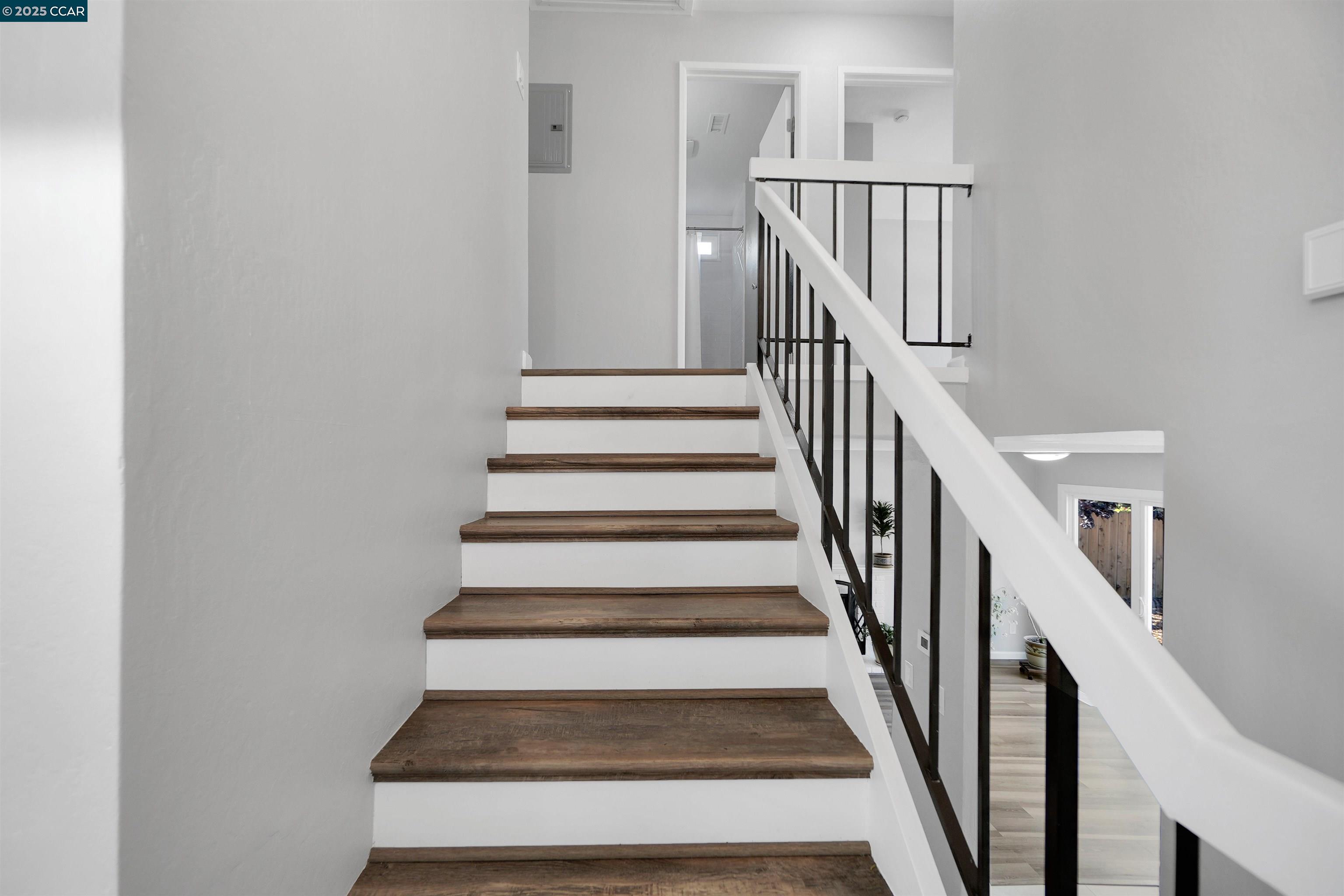 Detail Gallery Image 25 of 55 For 118 Raven Ct, Hercules,  CA 94547 - 4 Beds | 2/1 Baths
