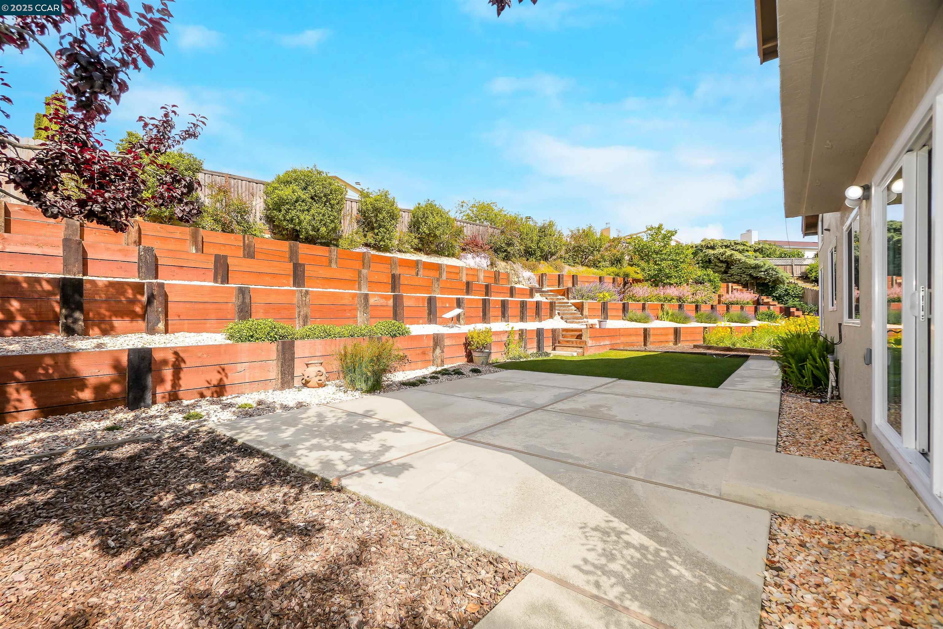 Detail Gallery Image 35 of 55 For 118 Raven Ct, Hercules,  CA 94547 - 4 Beds | 2/1 Baths