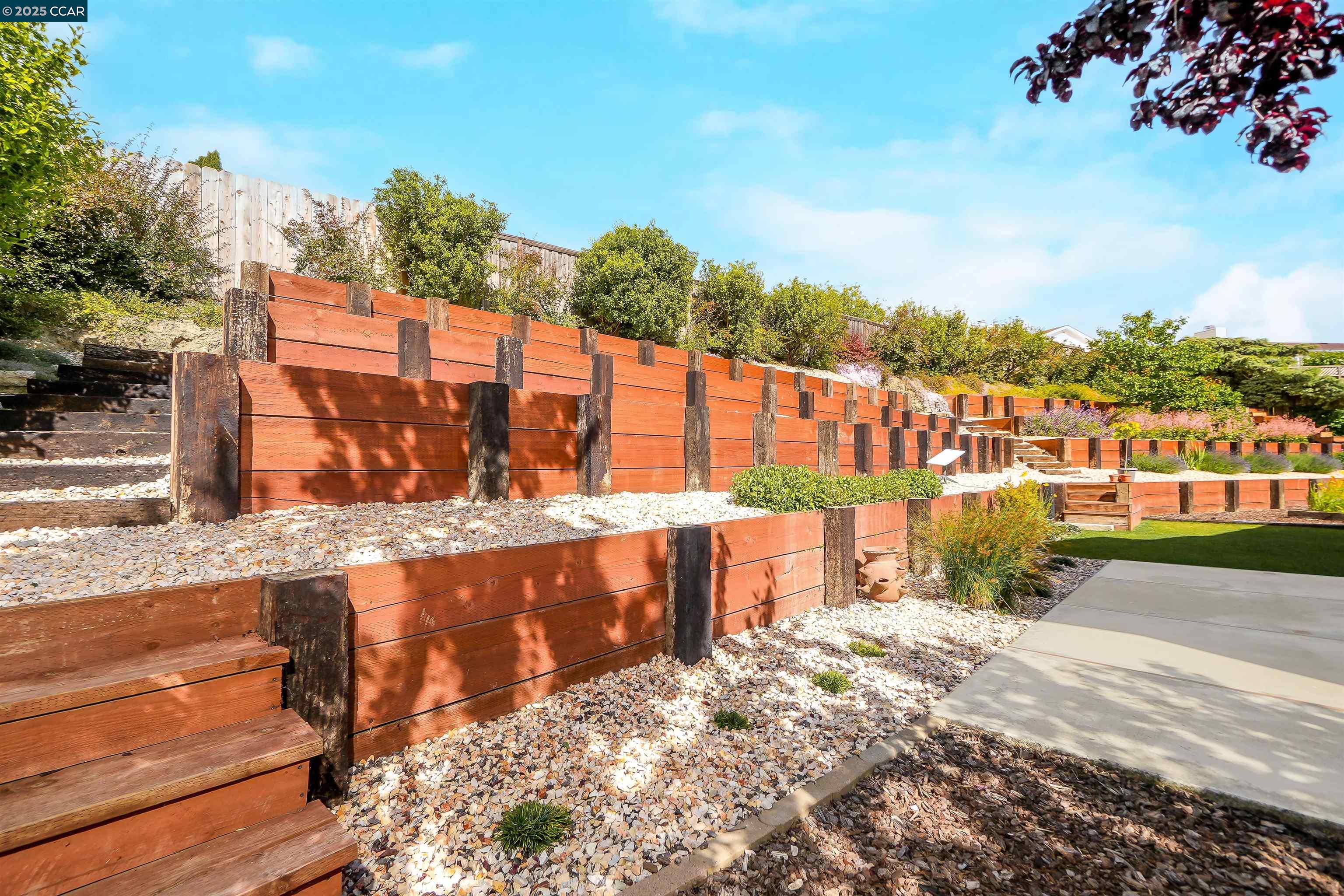 Detail Gallery Image 36 of 55 For 118 Raven Ct, Hercules,  CA 94547 - 4 Beds | 2/1 Baths