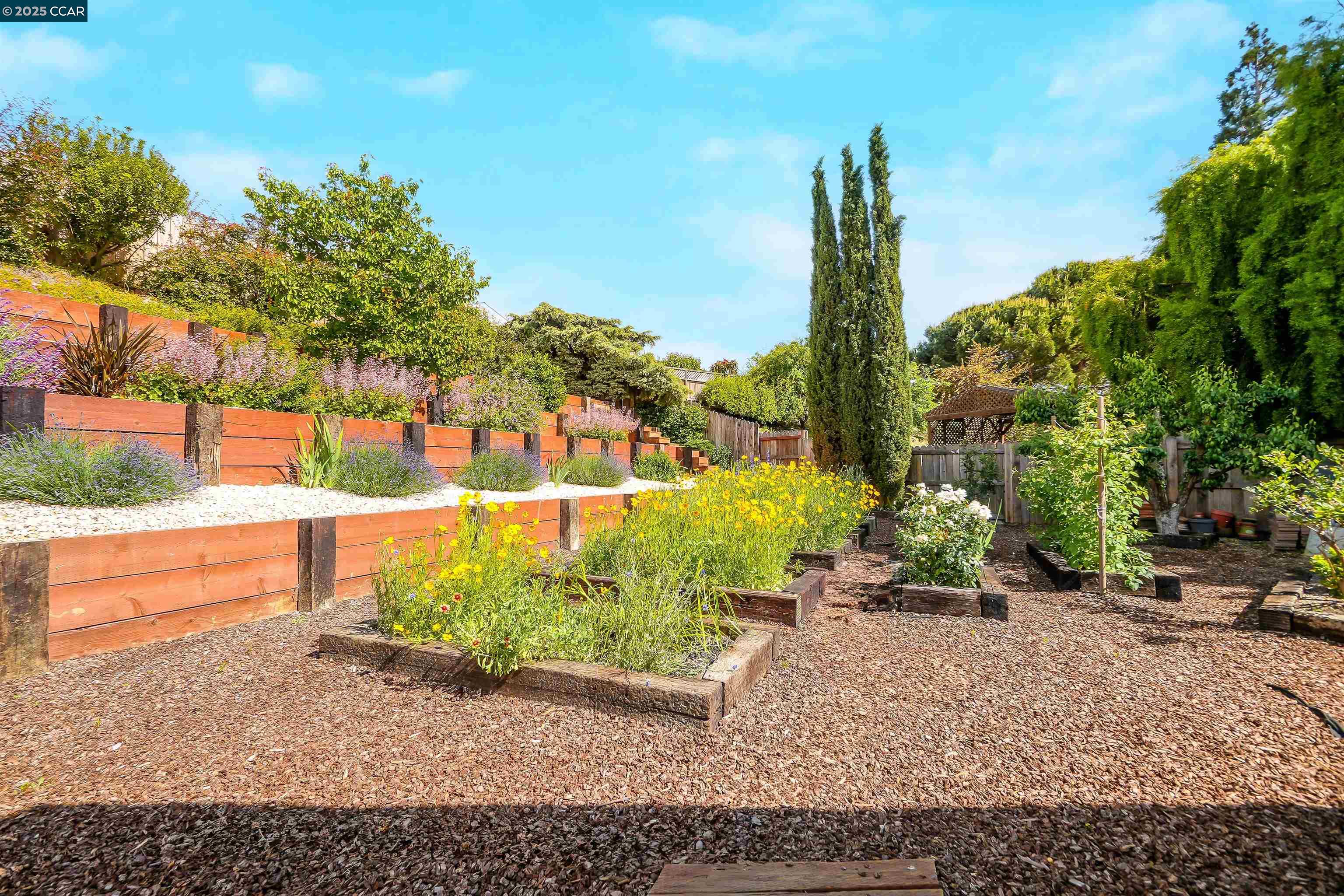 Detail Gallery Image 39 of 55 For 118 Raven Ct, Hercules,  CA 94547 - 4 Beds | 2/1 Baths