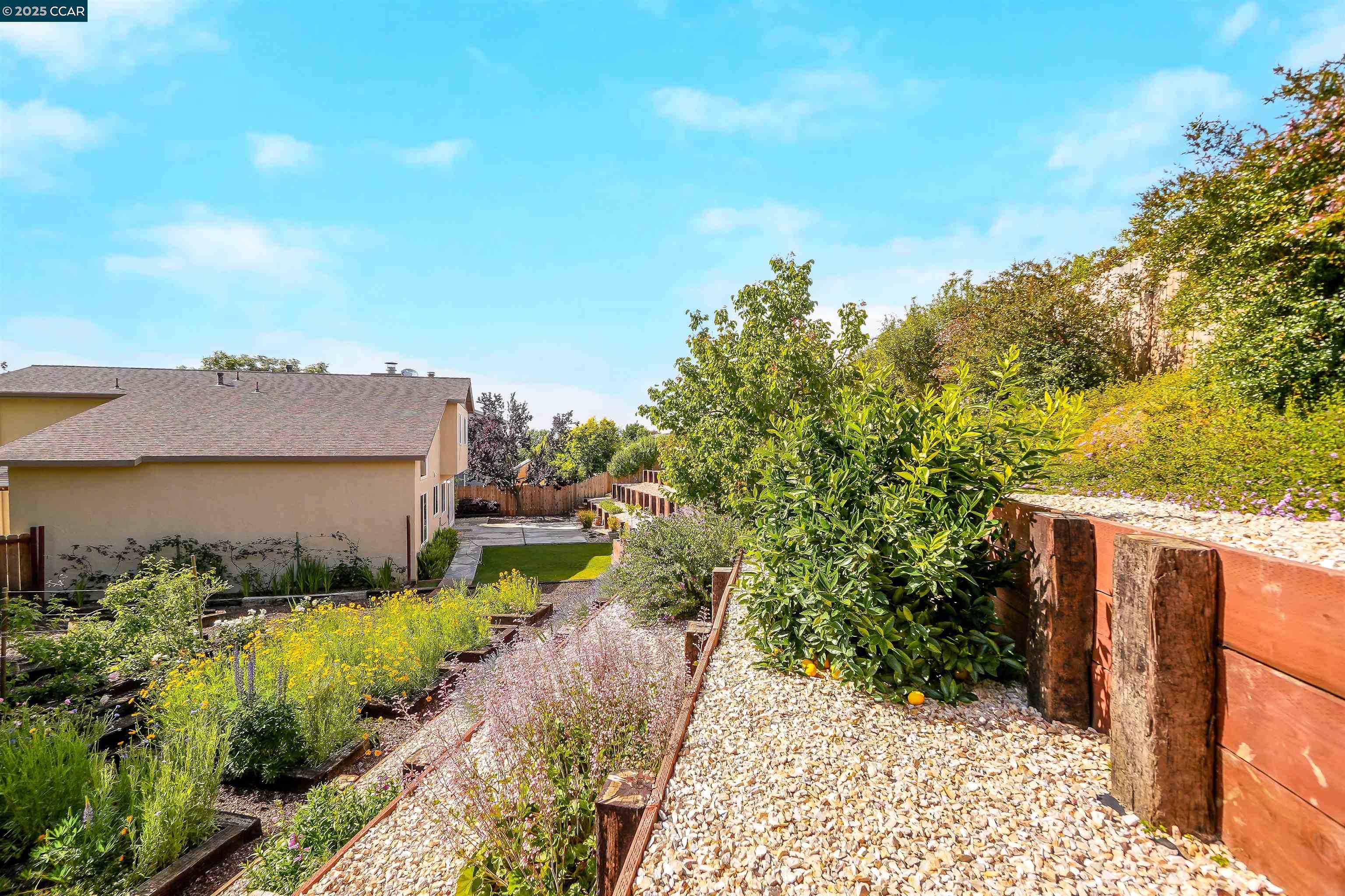 Detail Gallery Image 44 of 55 For 118 Raven Ct, Hercules,  CA 94547 - 4 Beds | 2/1 Baths
