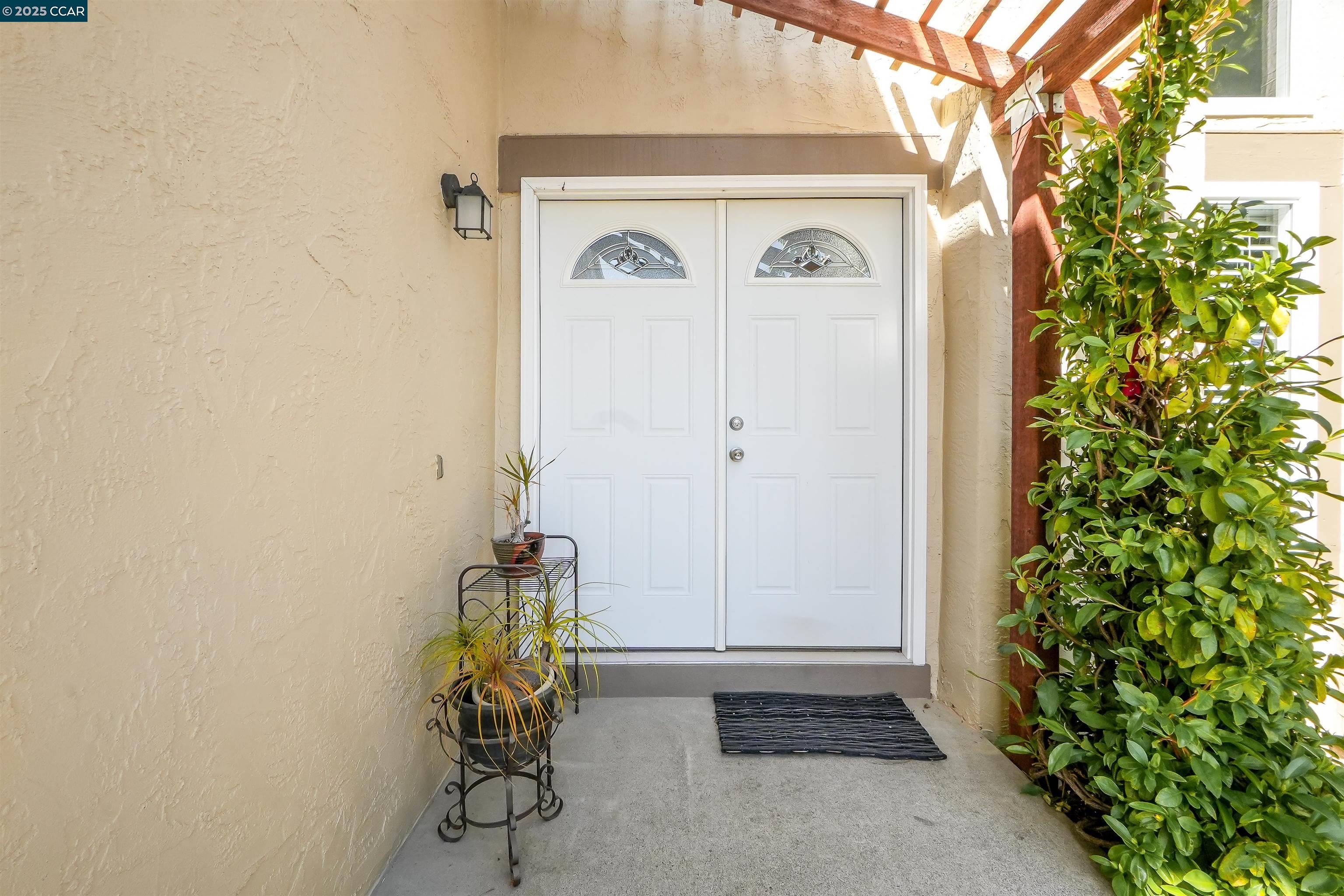 Detail Gallery Image 6 of 55 For 118 Raven Ct, Hercules,  CA 94547 - 4 Beds | 2/1 Baths