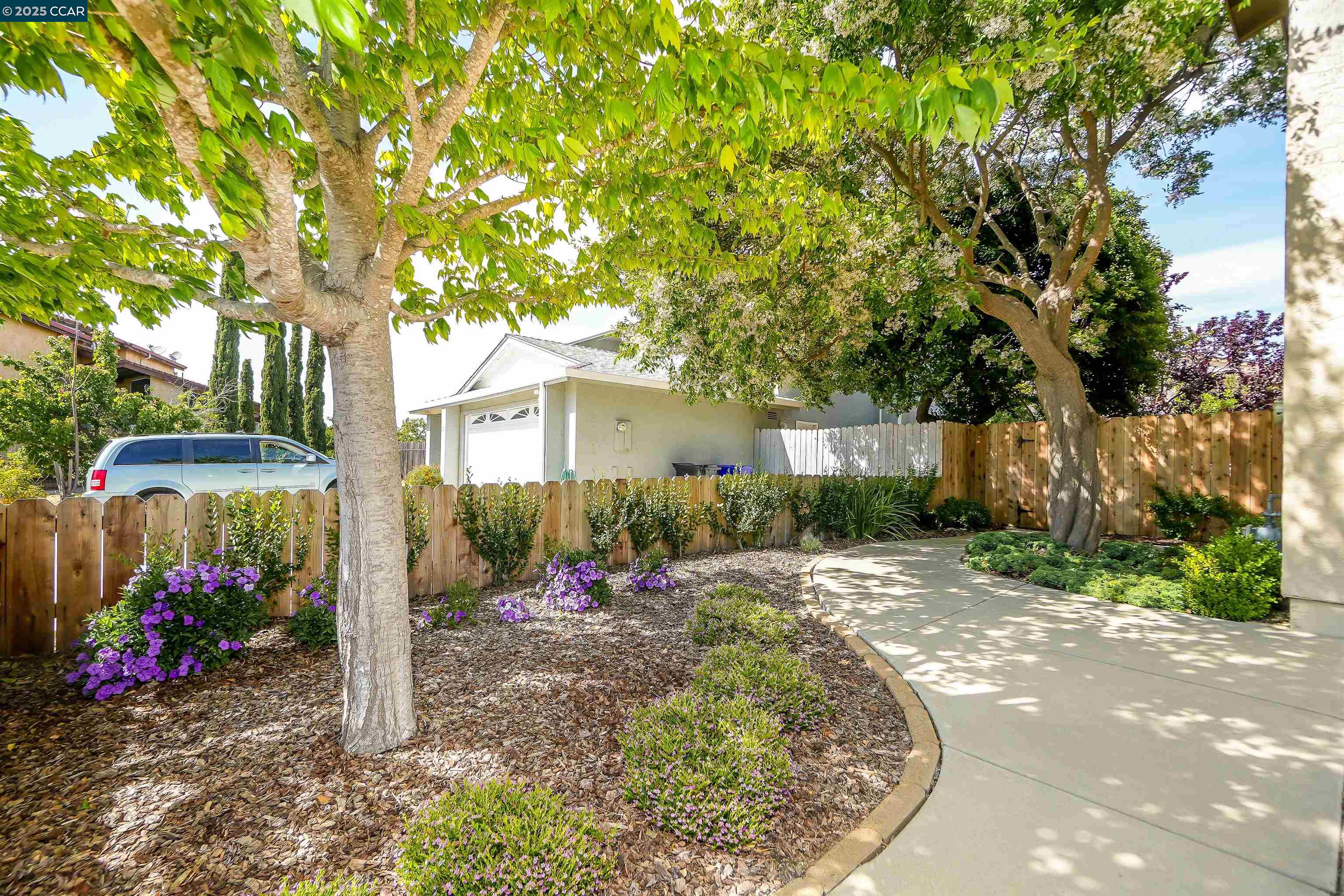 Detail Gallery Image 7 of 55 For 118 Raven Ct, Hercules,  CA 94547 - 4 Beds | 2/1 Baths