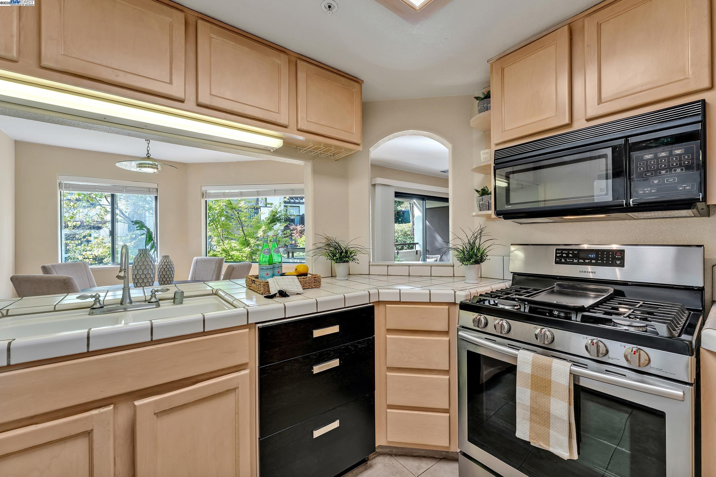 Photo #3: 41097300 Listing 