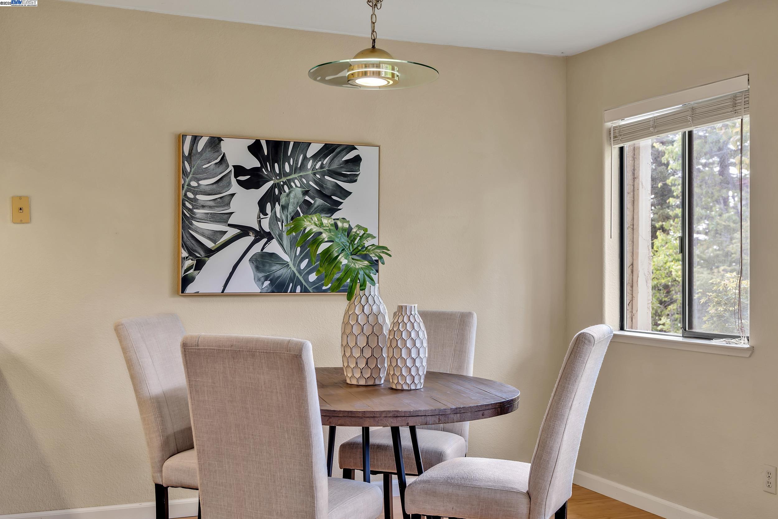 Detail Gallery Image 8 of 28 For 21239 Gary Dr 317d,  Hayward,  CA 94546 - 2 Beds | 2 Baths