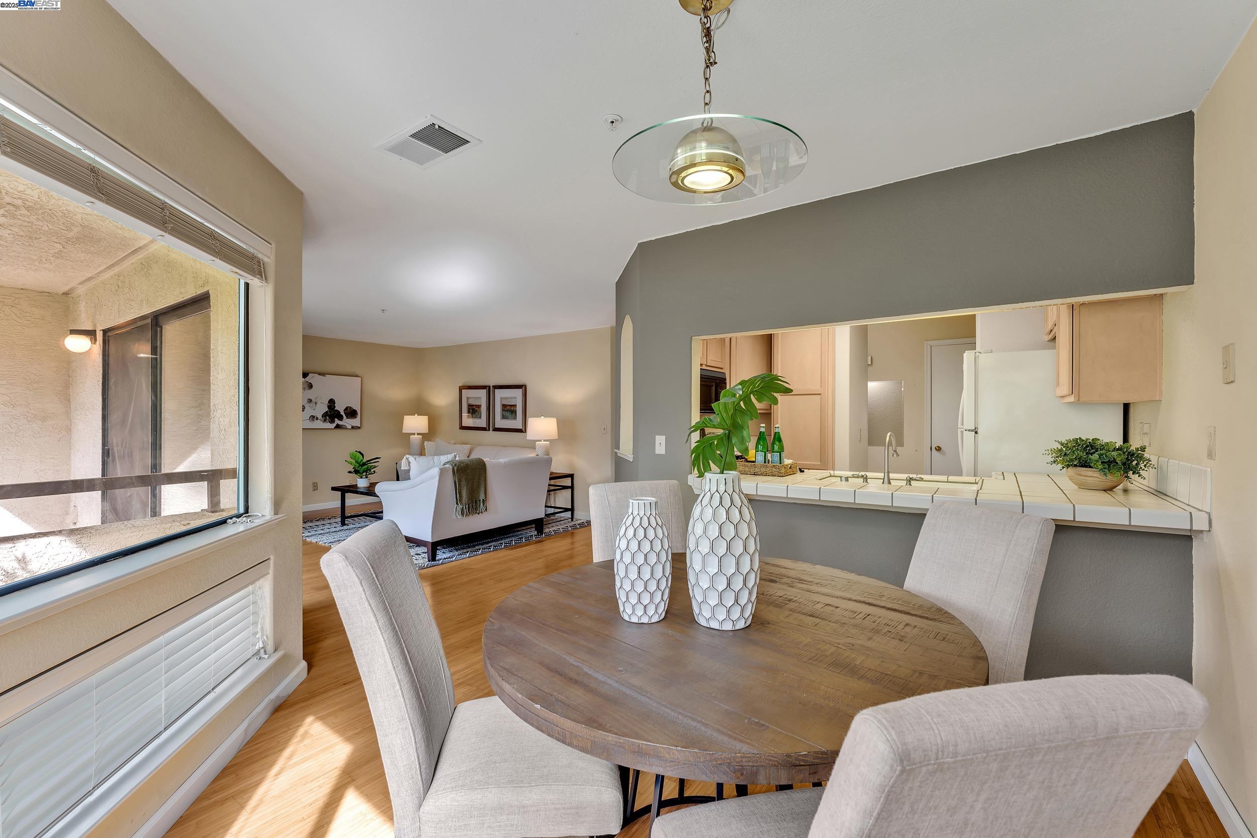 Detail Gallery Image 9 of 28 For 21239 Gary Dr 317d,  Hayward,  CA 94546 - 2 Beds | 2 Baths