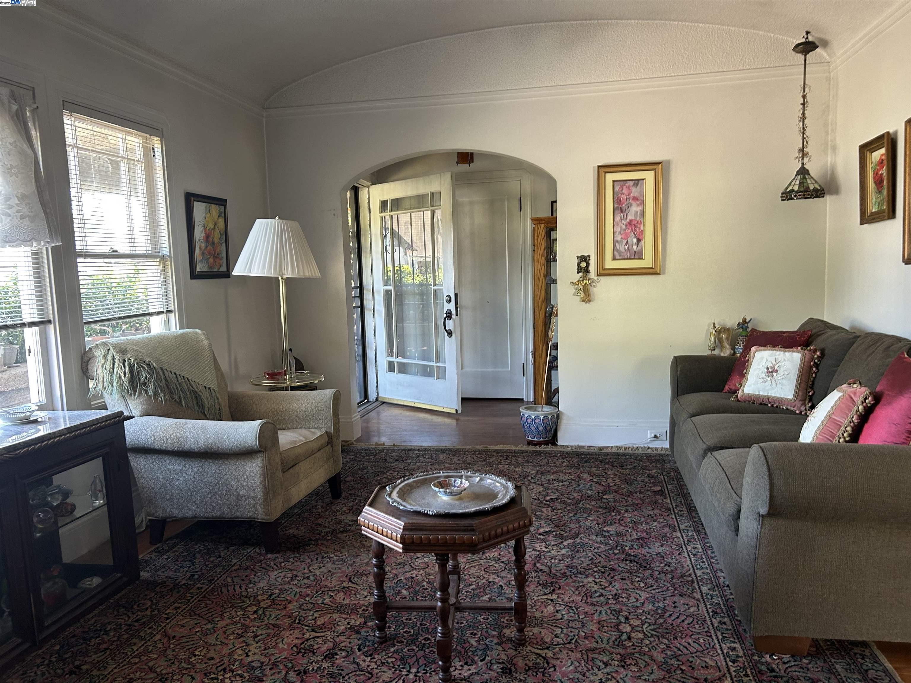 Detail Gallery Image 5 of 25 For 406 Begier Ave, San Leandro,  CA 94577 - 3 Beds | 1/1 Baths