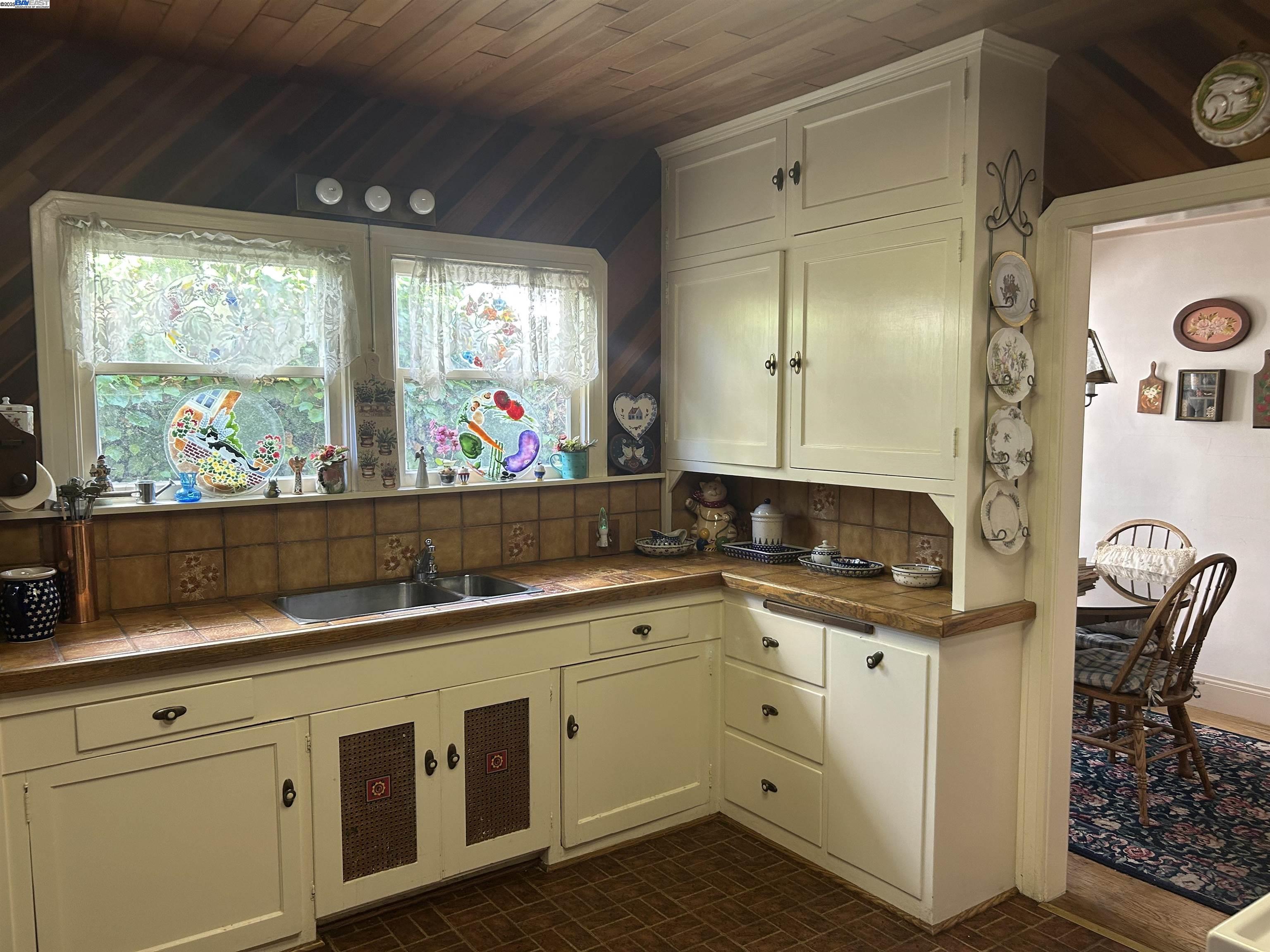 Detail Gallery Image 8 of 25 For 406 Begier Ave, San Leandro,  CA 94577 - 3 Beds | 1/1 Baths