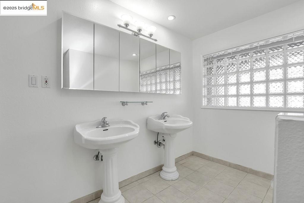 Detail Gallery Image 21 of 32 For 2136 Sand Point Rd, Discovery Bay,  CA 94505 - 3 Beds | 2 Baths