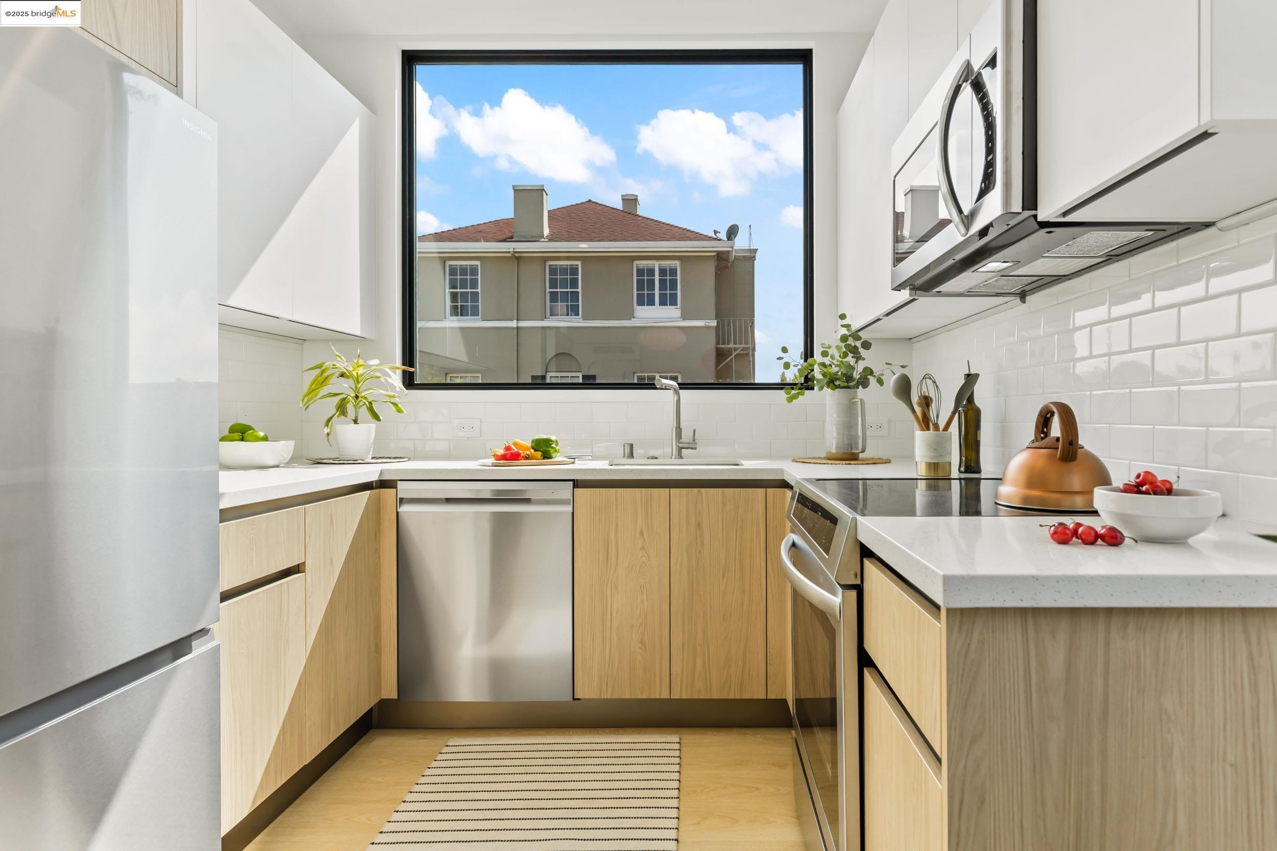 Detail Gallery Image 13 of 29 For 4031 Park Blvd, Oakland,  CA 94602 - 3 Beds | 2 Baths