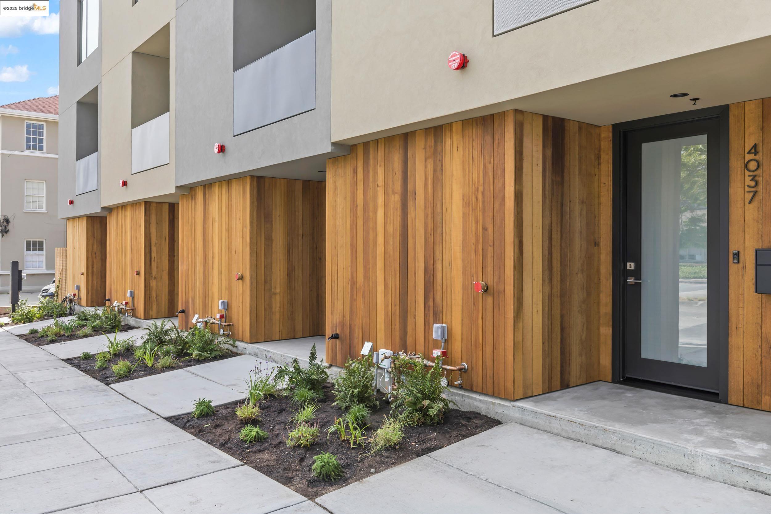 Detail Gallery Image 25 of 29 For 4031 Park Blvd, Oakland,  CA 94602 - 3 Beds | 2 Baths