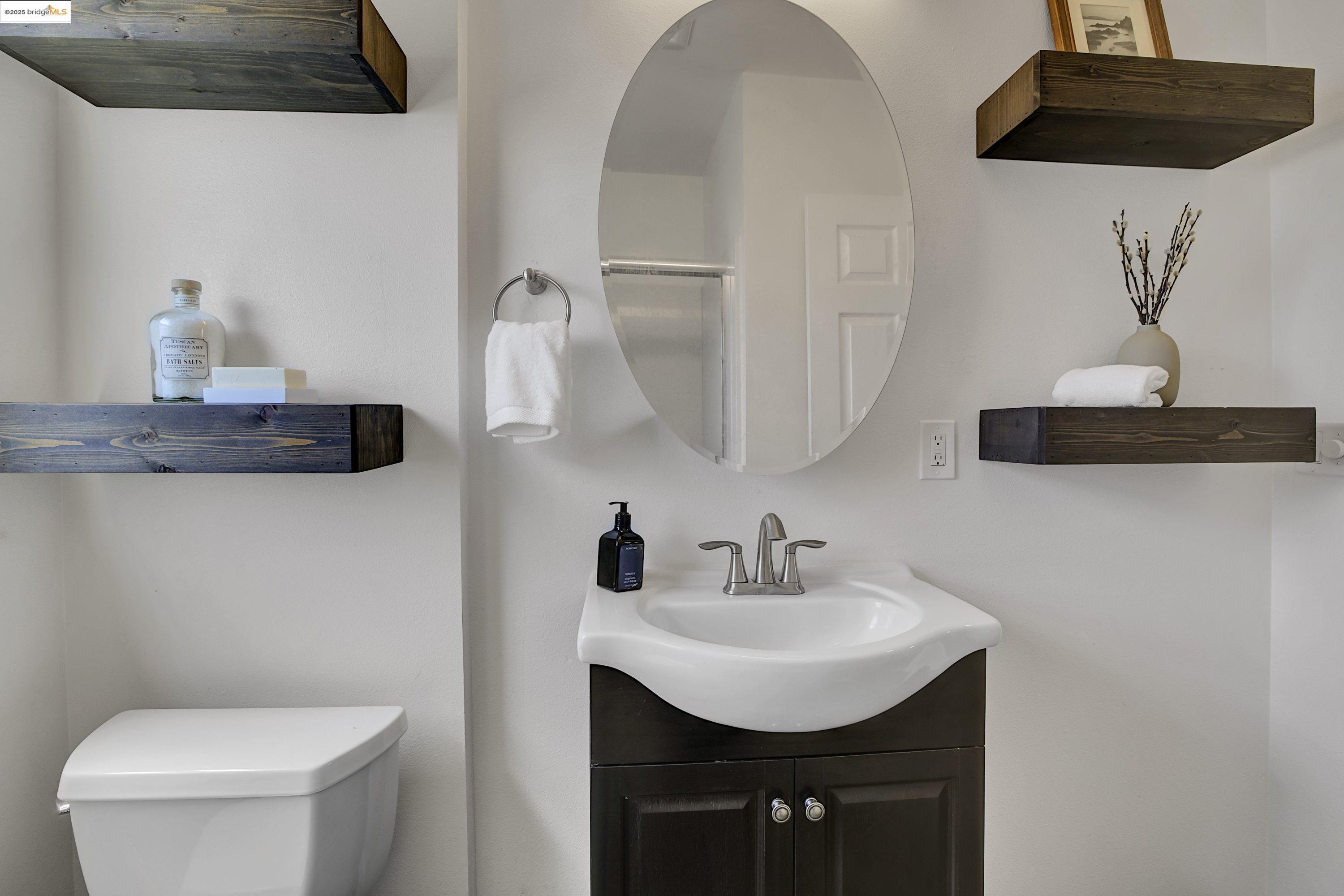 Detail Gallery Image 18 of 37 For 3515 Coolidge Ave, Oakland,  CA 94602 - 2 Beds | 1/1 Baths