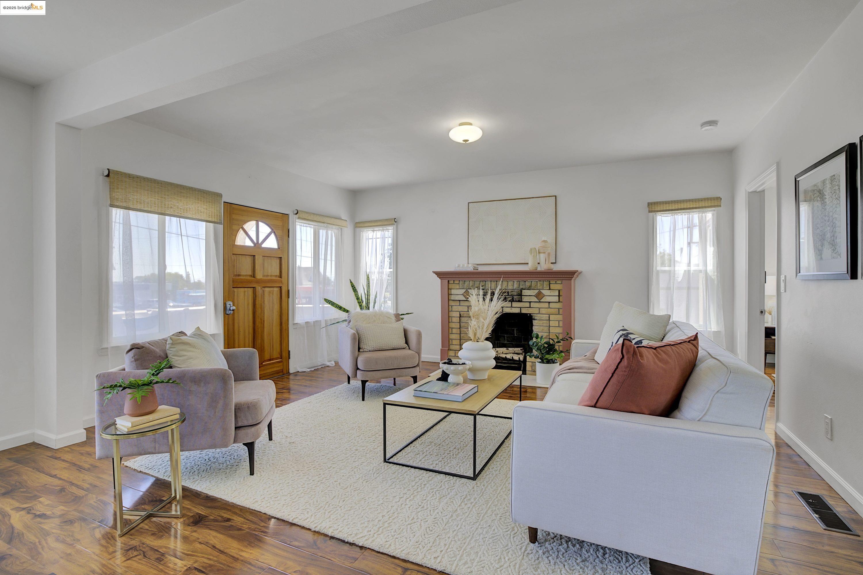 Detail Gallery Image 4 of 37 For 3515 Coolidge Ave, Oakland,  CA 94602 - 2 Beds | 1/1 Baths