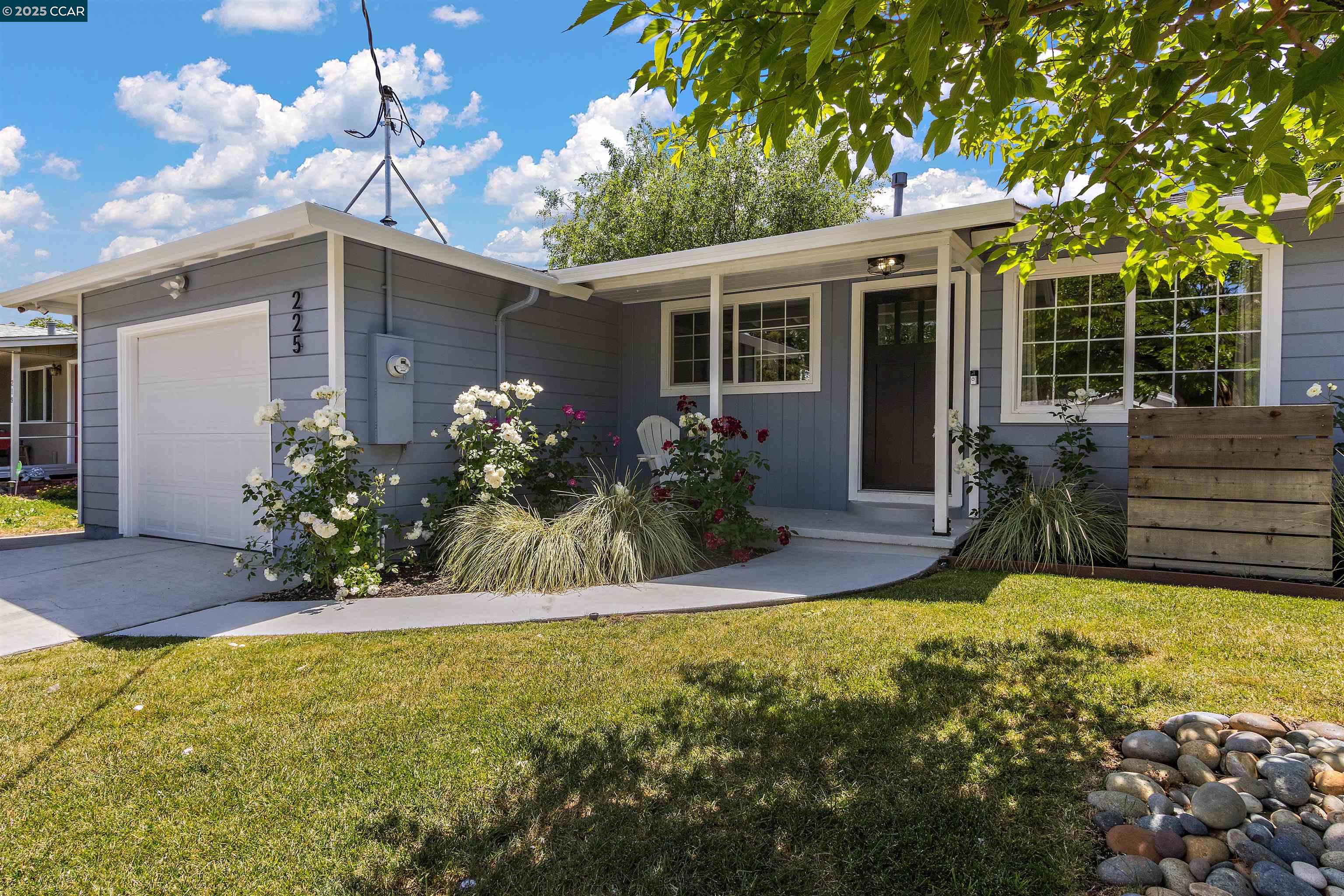 Detail Gallery Image 3 of 38 For 225 Babette Ct, Pleasant Hill,  CA 94523 - 4 Beds | 2 Baths