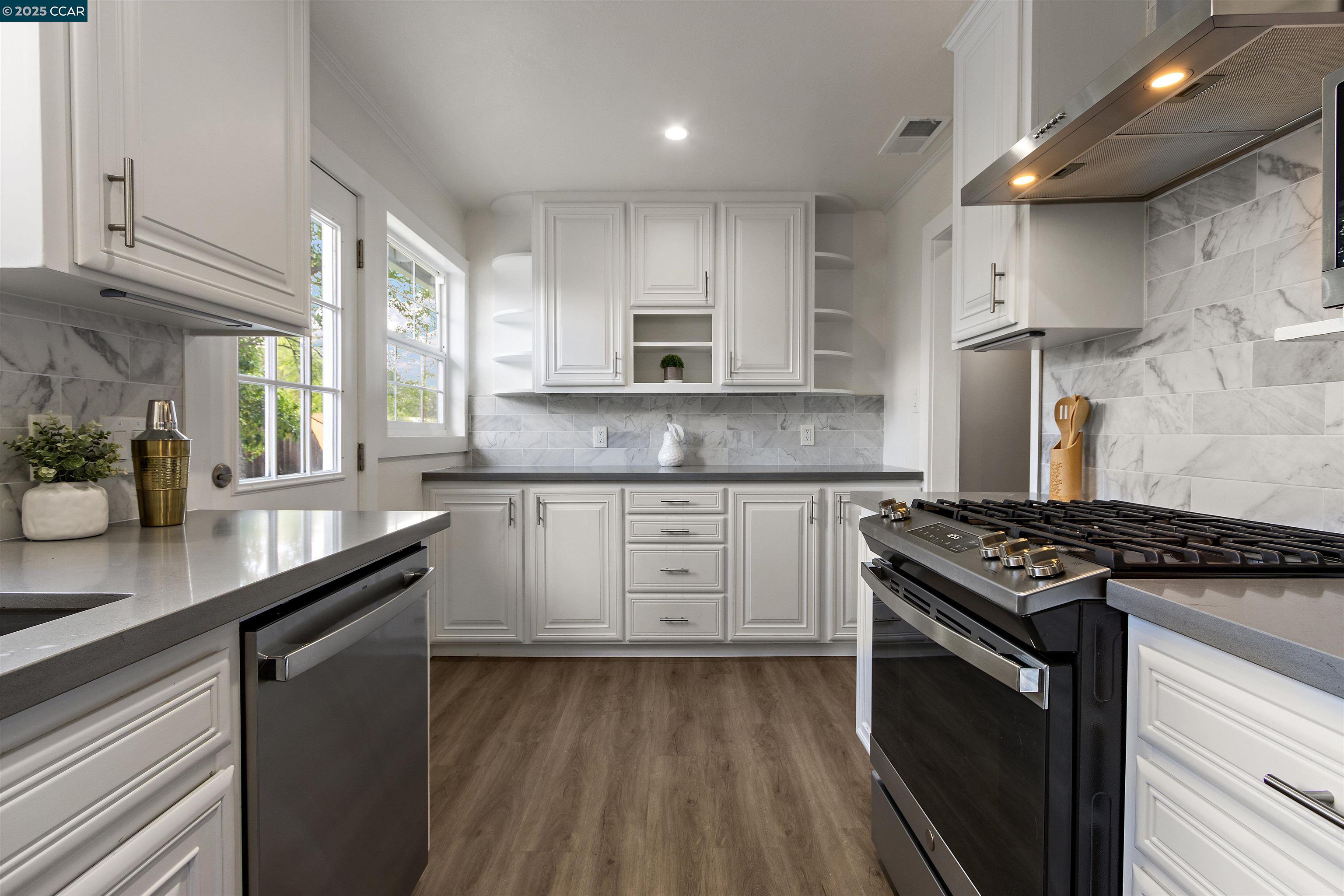 Detail Gallery Image 10 of 38 For 225 Babette Ct, Pleasant Hill,  CA 94523 - 4 Beds | 2 Baths