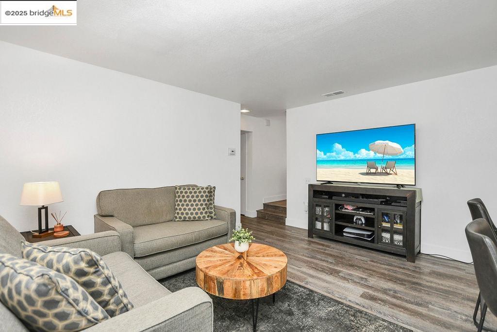 Detail Gallery Image 12 of 44 For 640 Mockingbird Ln, Oakley,  CA 94561 - 4 Beds | 2/1 Baths