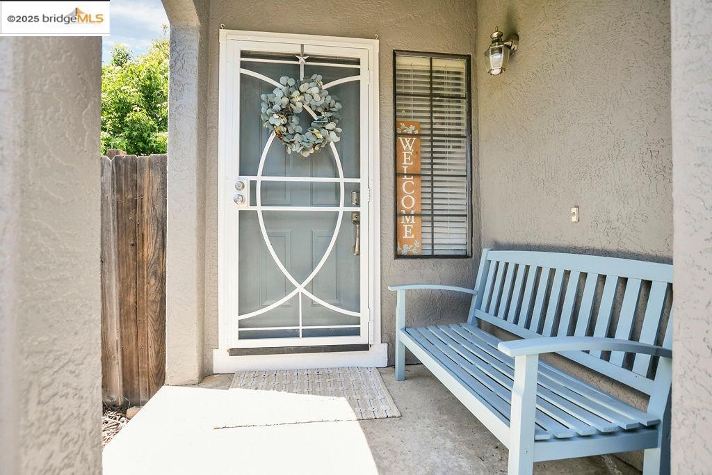 Detail Gallery Image 4 of 44 For 640 Mockingbird Ln, Oakley,  CA 94561 - 4 Beds | 2/1 Baths