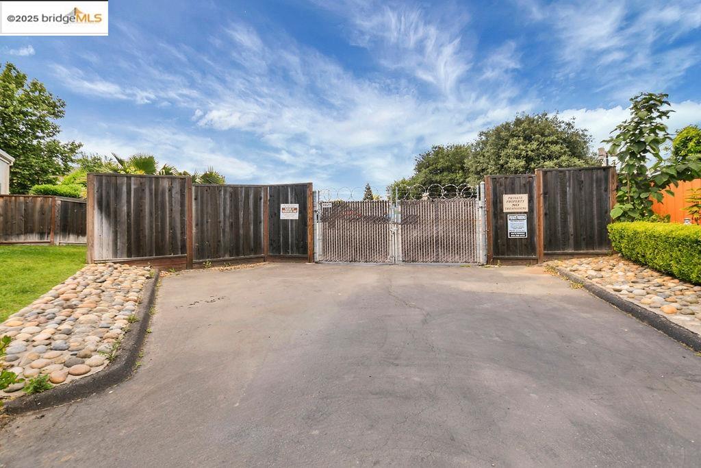 Detail Gallery Image 37 of 44 For 640 Mockingbird Ln, Oakley,  CA 94561 - 4 Beds | 2/1 Baths