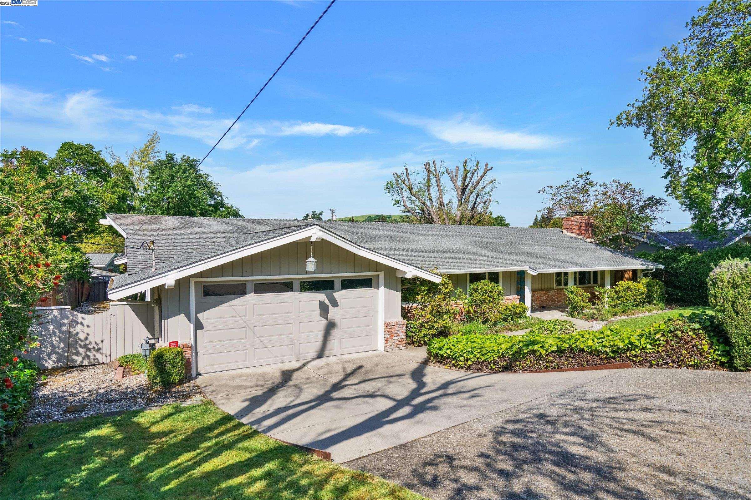 Detail Gallery Image 1 of 40 For 613 Huntleigh Dr, Lafayette,  CA 94549 - 4 Beds | 2 Baths
