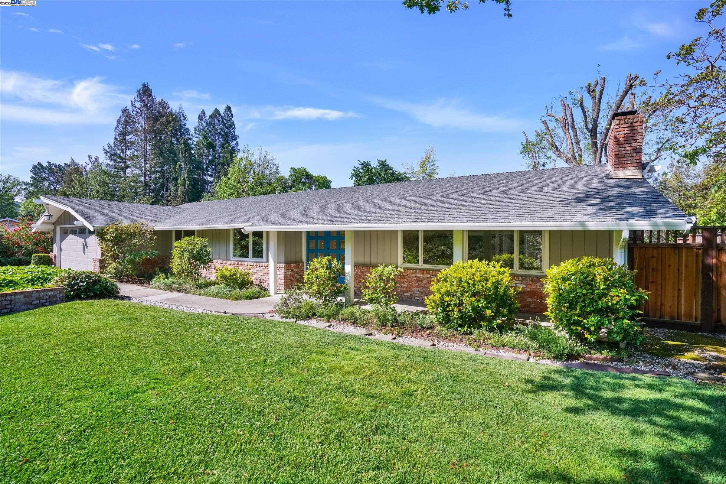 Detail Gallery Image 2 of 40 For 613 Huntleigh Dr, Lafayette,  CA 94549 - 4 Beds | 2 Baths