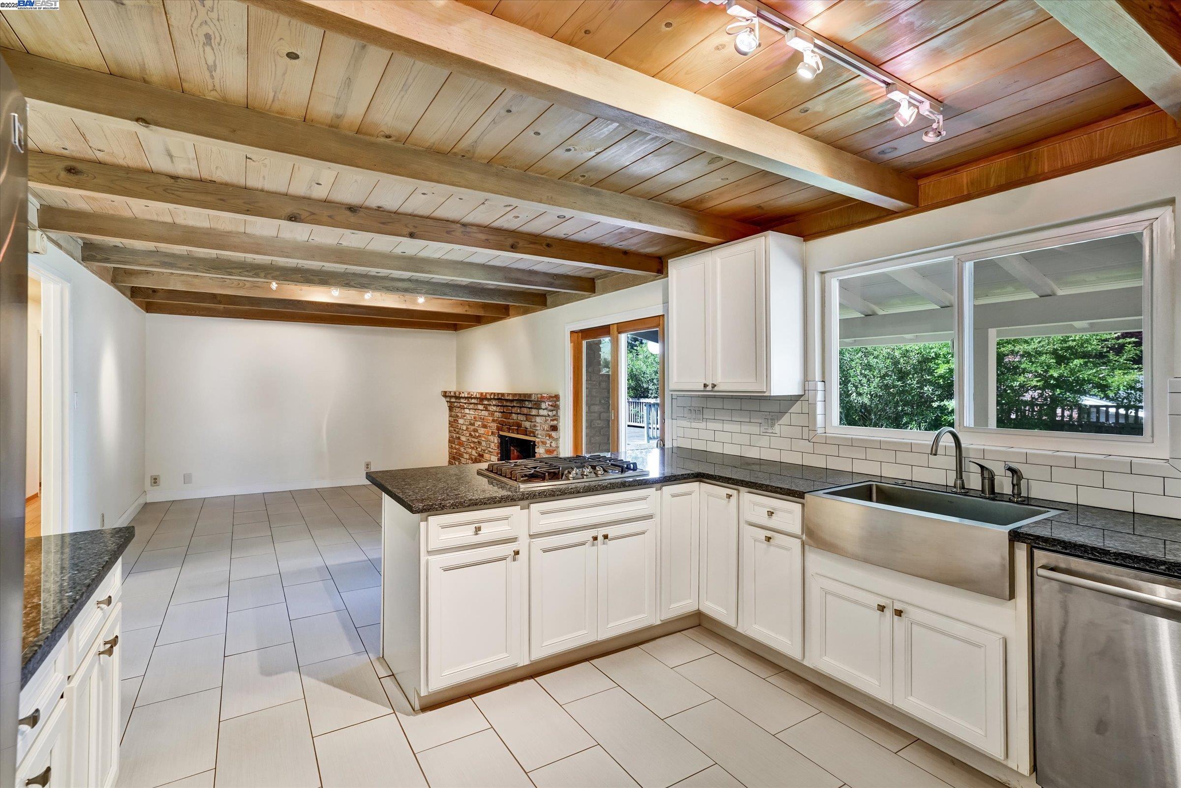 Detail Gallery Image 12 of 40 For 613 Huntleigh Dr, Lafayette,  CA 94549 - 4 Beds | 2 Baths