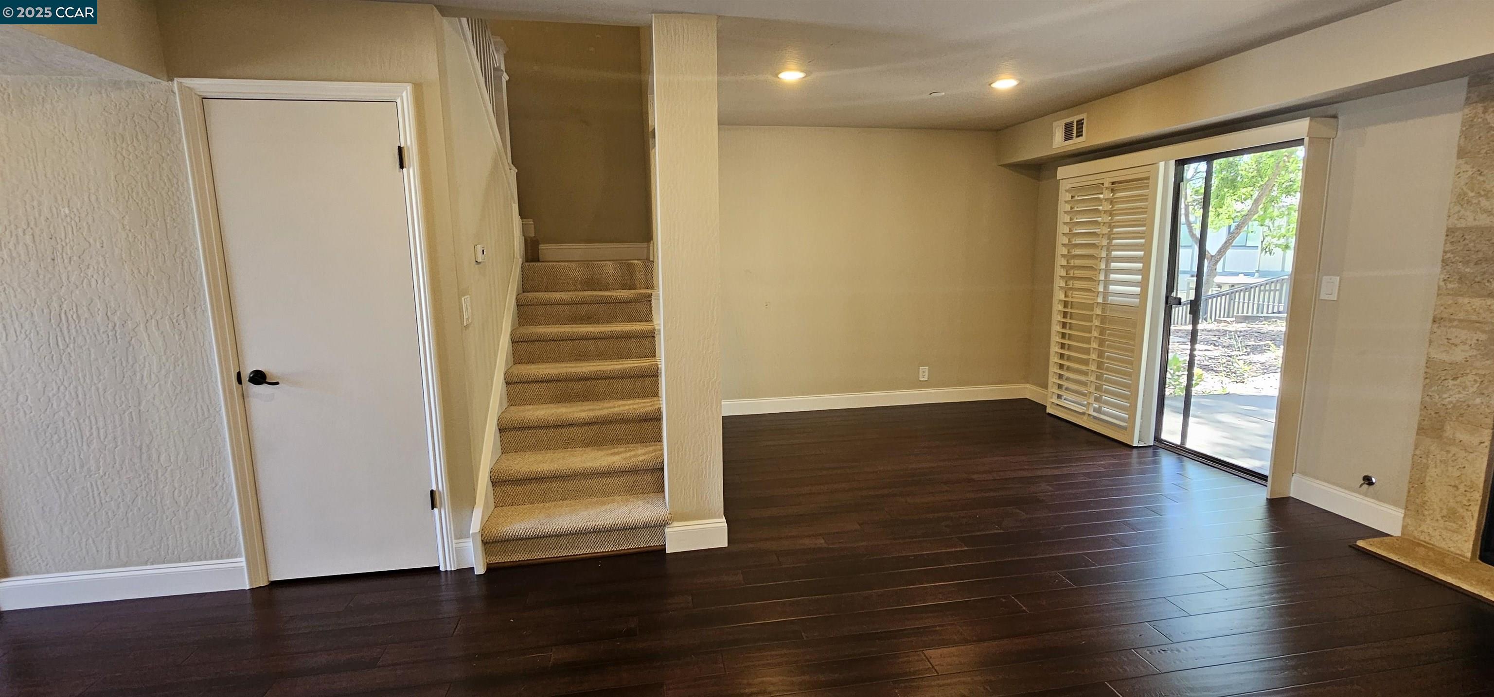 Detail Gallery Image 15 of 35 For 1597 Ashwood Dr, Martinez,  CA 94553 - 2 Beds | 2/1 Baths