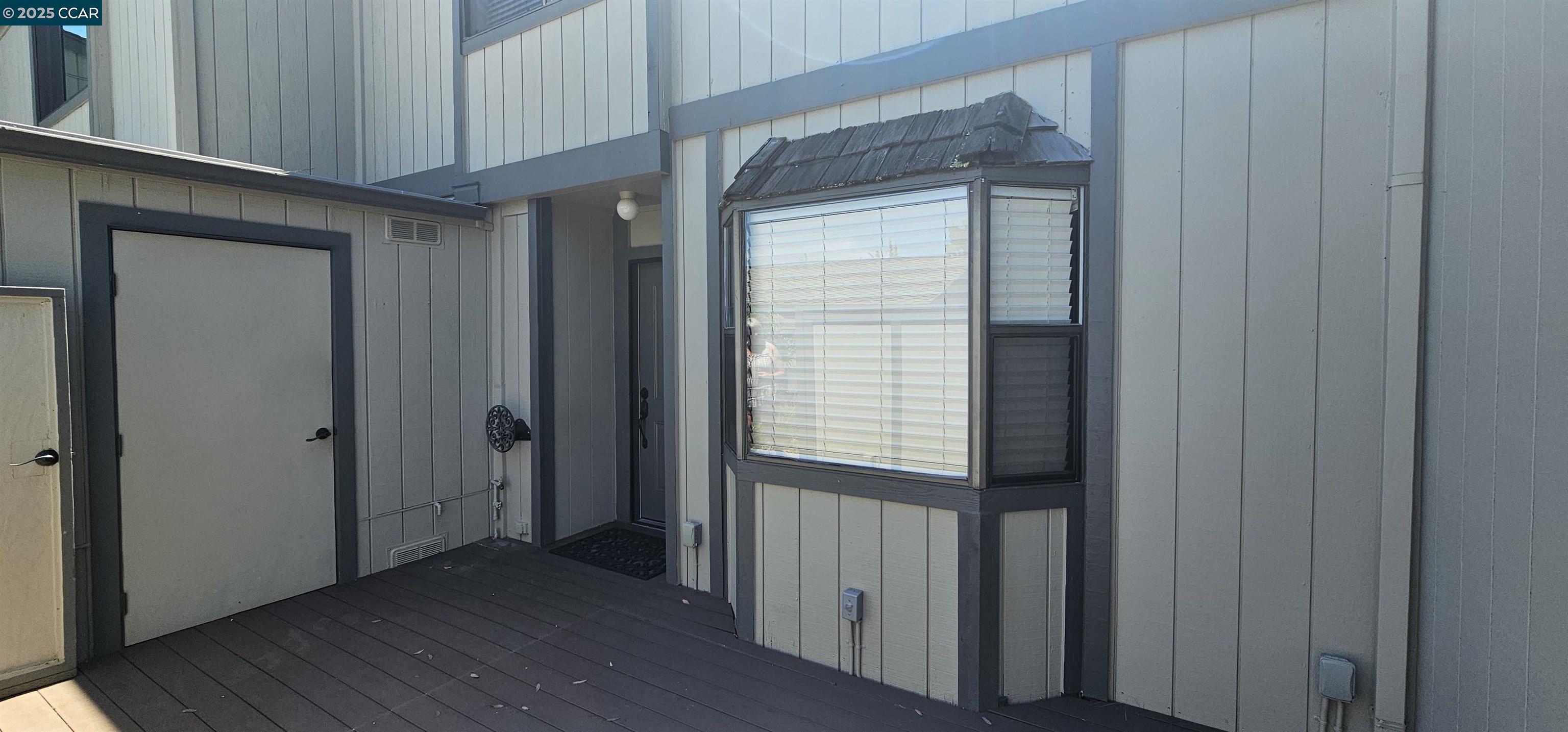 Detail Gallery Image 4 of 35 For 1597 Ashwood Dr, Martinez,  CA 94553 - 2 Beds | 2/1 Baths