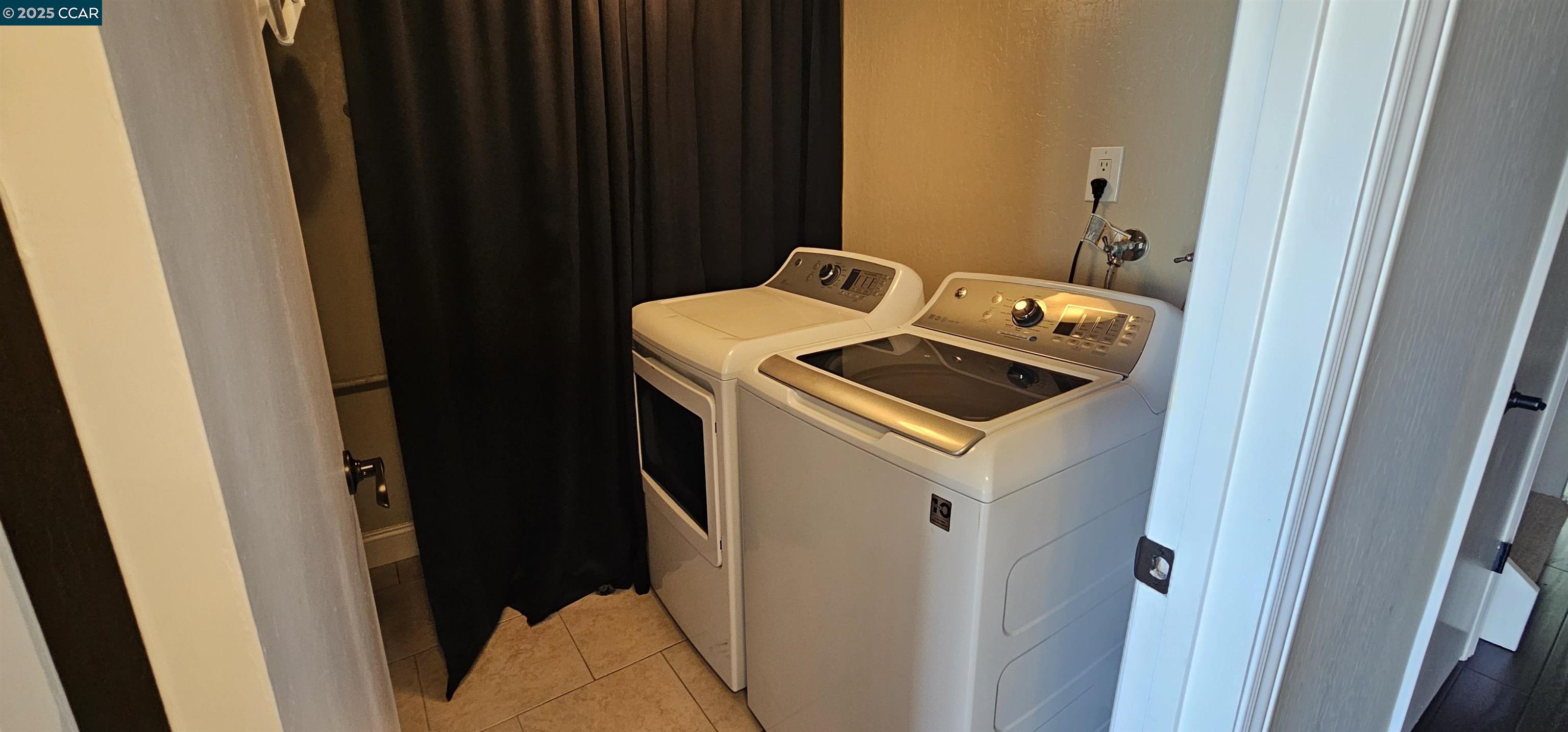 Detail Gallery Image 32 of 35 For 1597 Ashwood Dr, Martinez,  CA 94553 - 2 Beds | 2/1 Baths