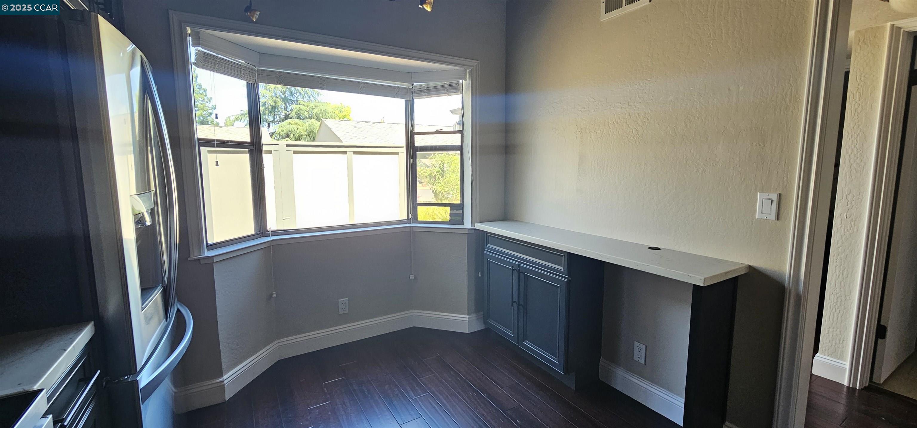 Detail Gallery Image 9 of 35 For 1597 Ashwood Dr, Martinez,  CA 94553 - 2 Beds | 2/1 Baths