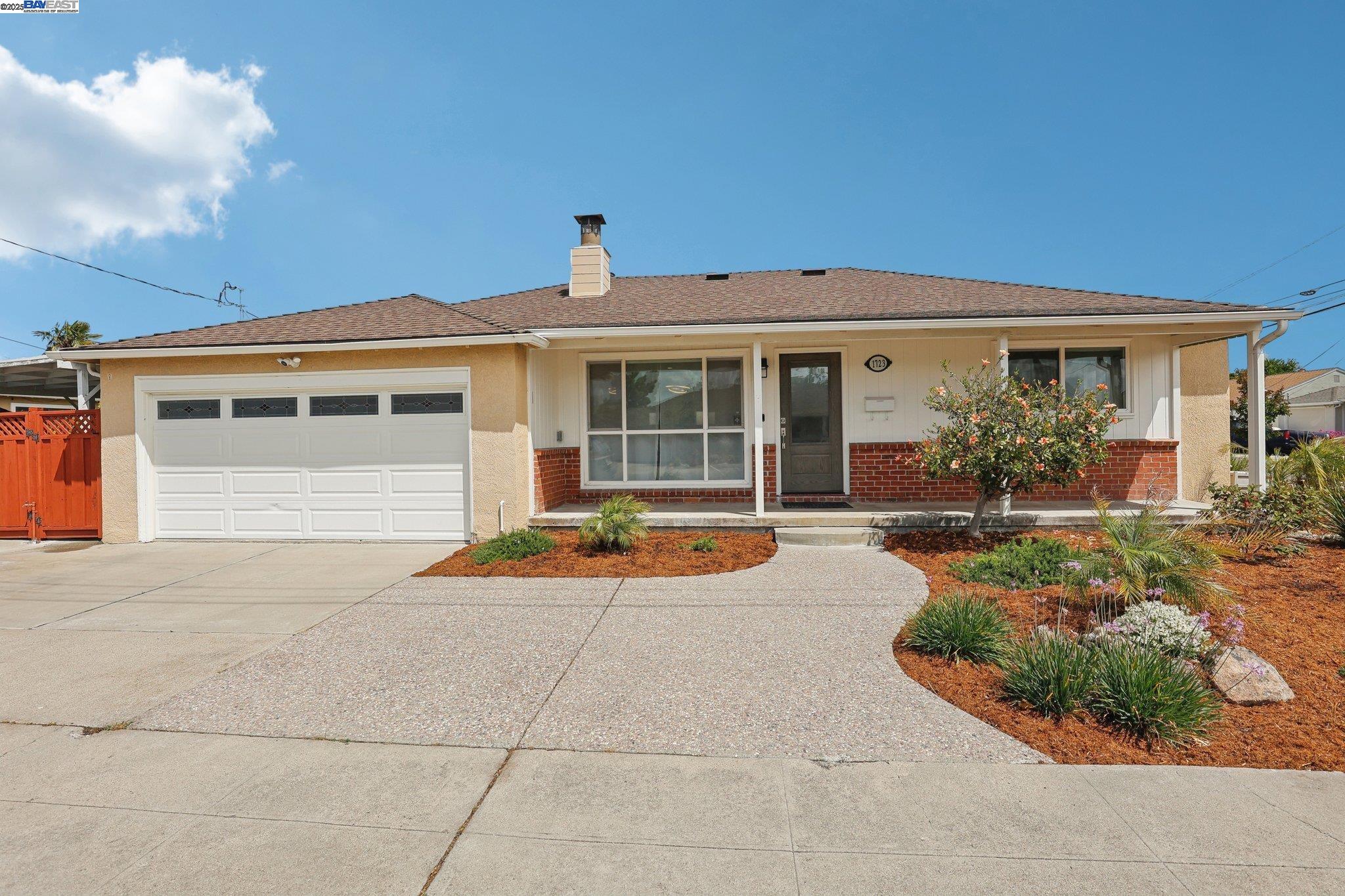 Detail Gallery Image 2 of 36 For 1723 via Mesa, San Lorenzo,  CA 94580 - 3 Beds | 2 Baths