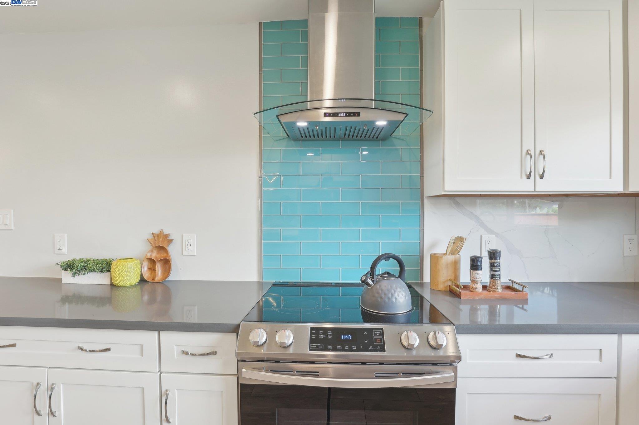 Detail Gallery Image 13 of 36 For 1723 via Mesa, San Lorenzo,  CA 94580 - 3 Beds | 2 Baths