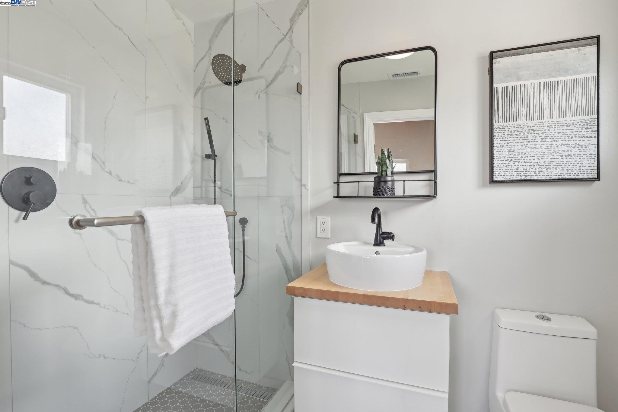 Detail Gallery Image 18 of 36 For 1723 via Mesa, San Lorenzo,  CA 94580 - 3 Beds | 2 Baths