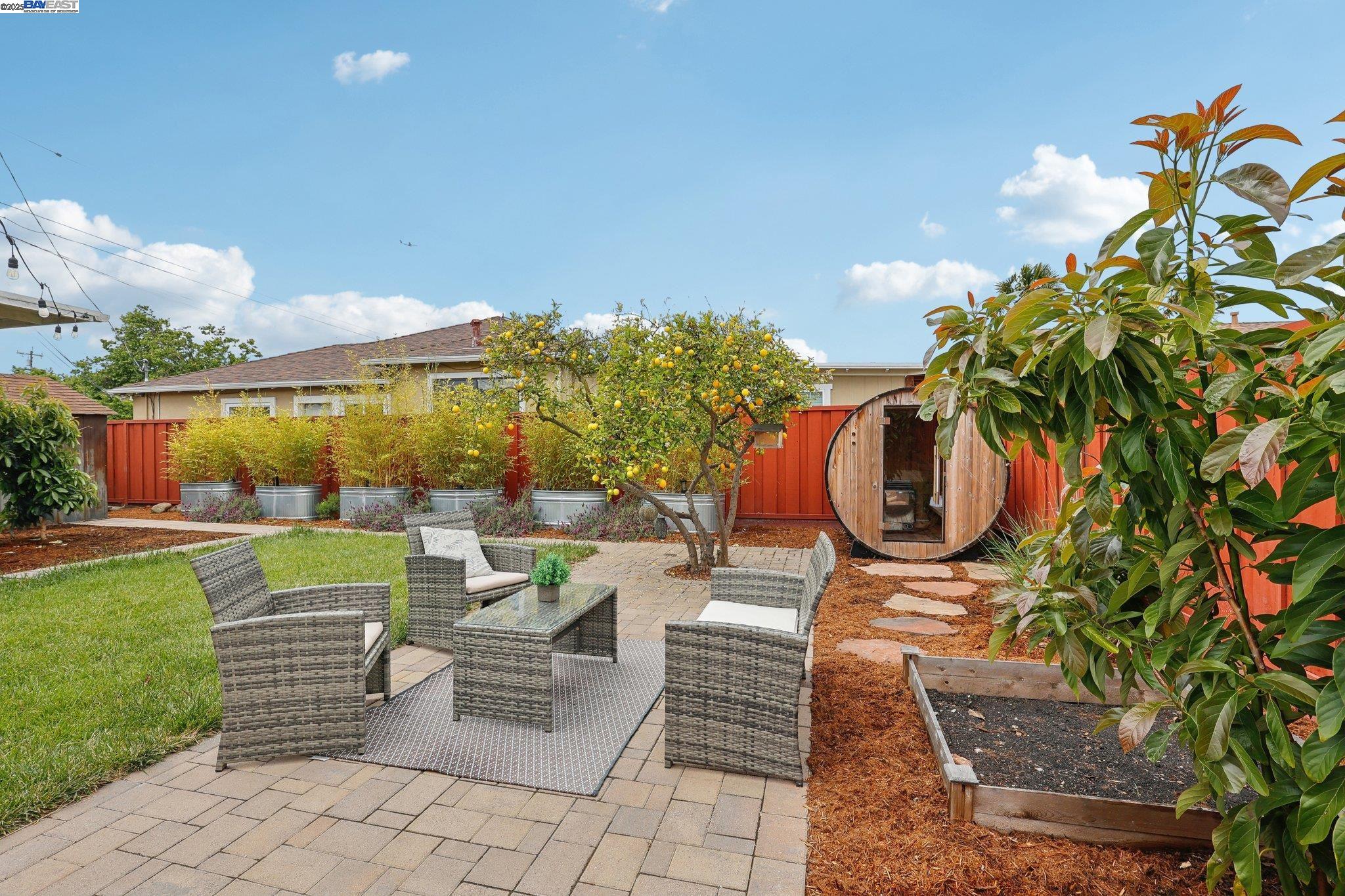 Detail Gallery Image 31 of 36 For 1723 via Mesa, San Lorenzo,  CA 94580 - 3 Beds | 2 Baths