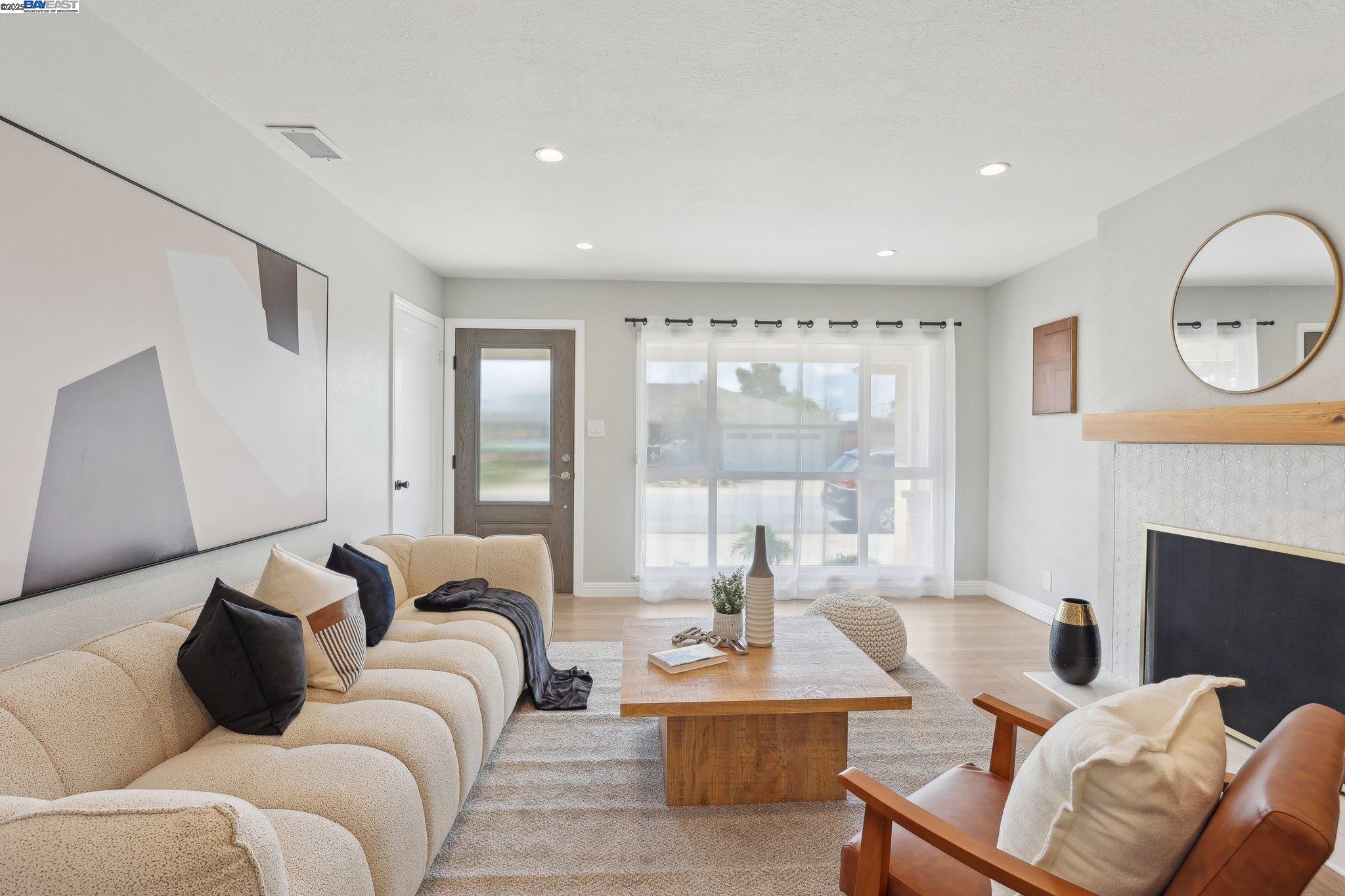 Detail Gallery Image 8 of 36 For 1723 via Mesa, San Lorenzo,  CA 94580 - 3 Beds | 2 Baths