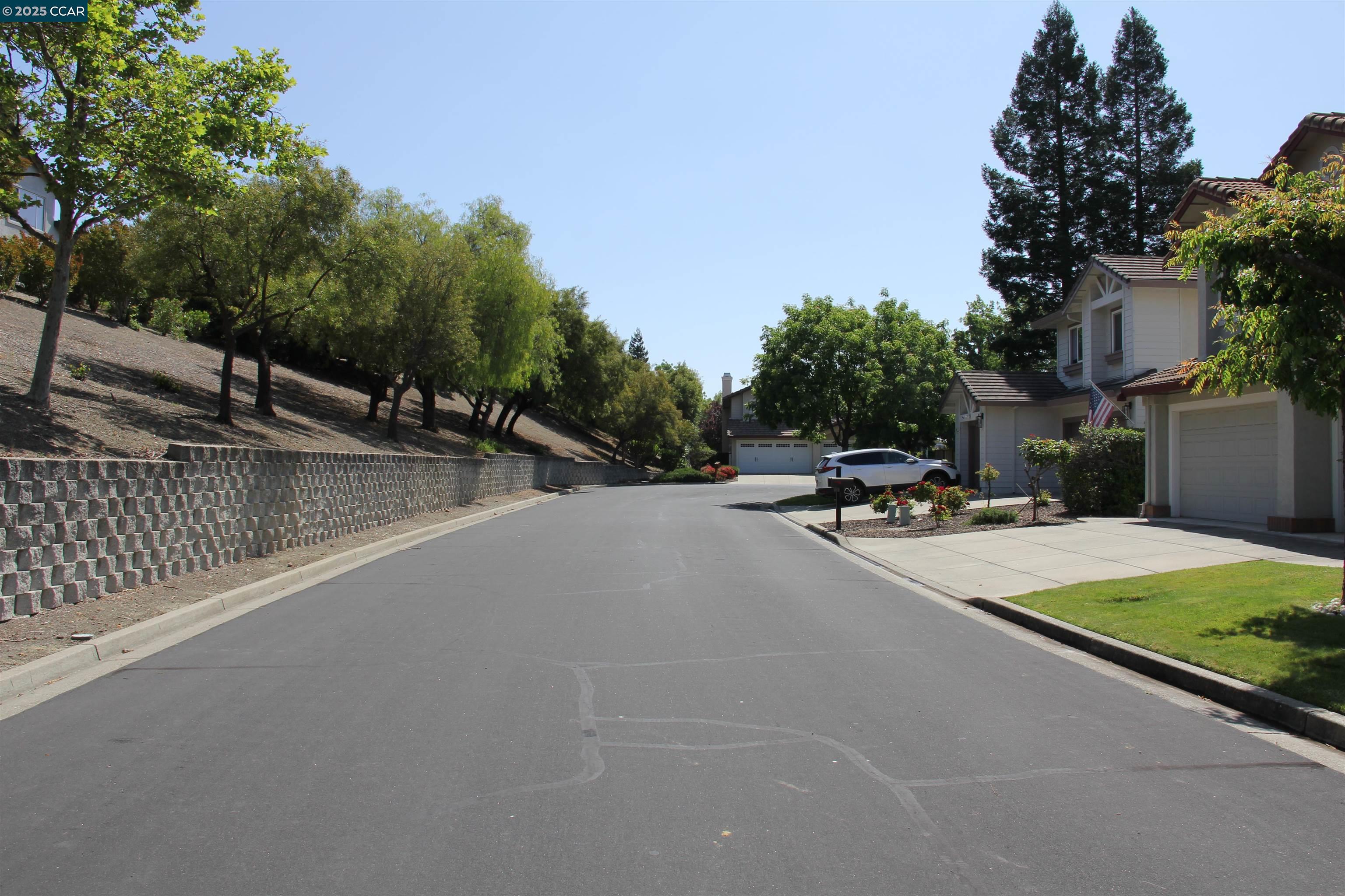 Detail Gallery Image 26 of 36 For 338 Newcastle Ln, Danville,  CA 94506 - 4 Beds | 3 Baths