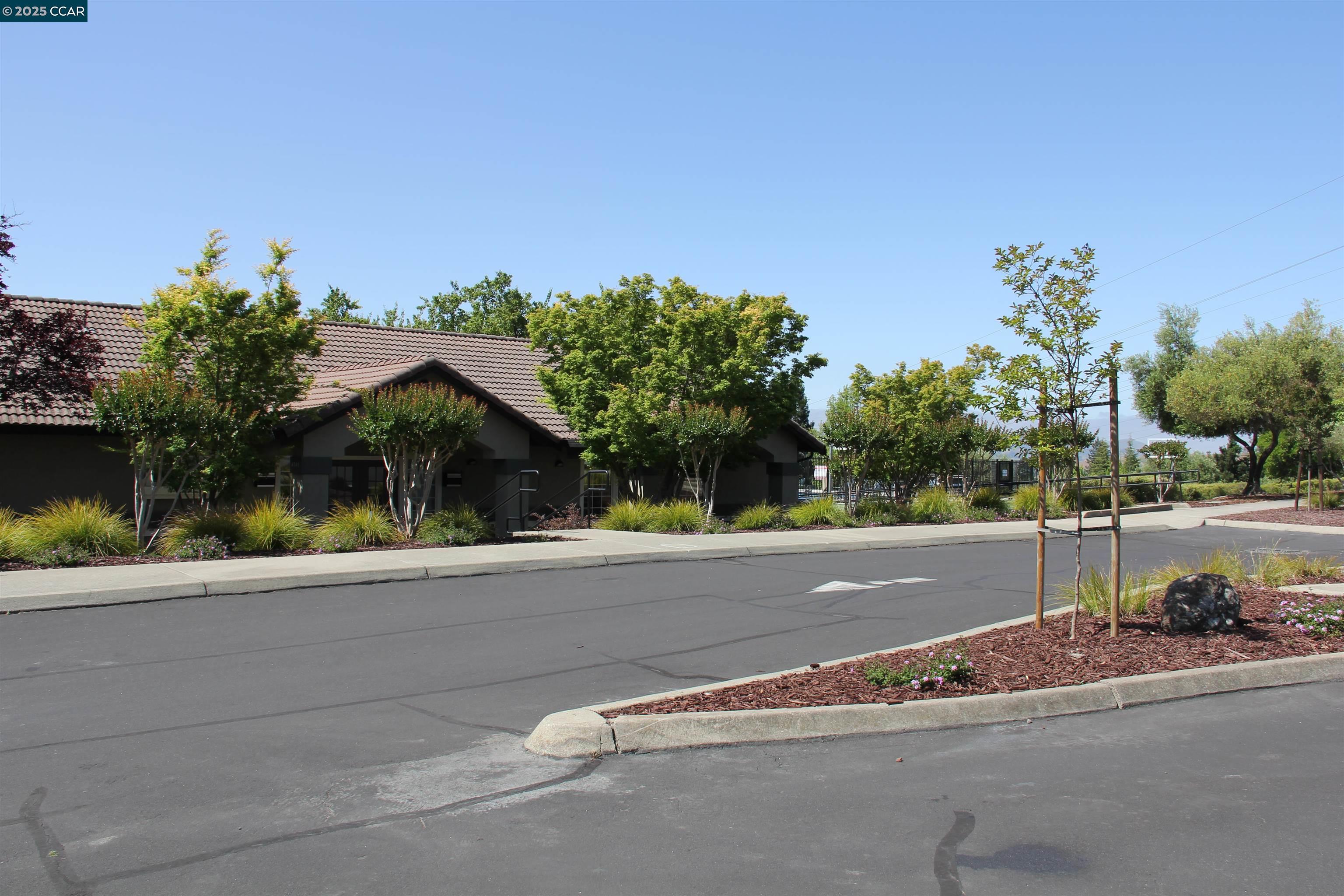 Detail Gallery Image 28 of 36 For 338 Newcastle Ln, Danville,  CA 94506 - 4 Beds | 3 Baths