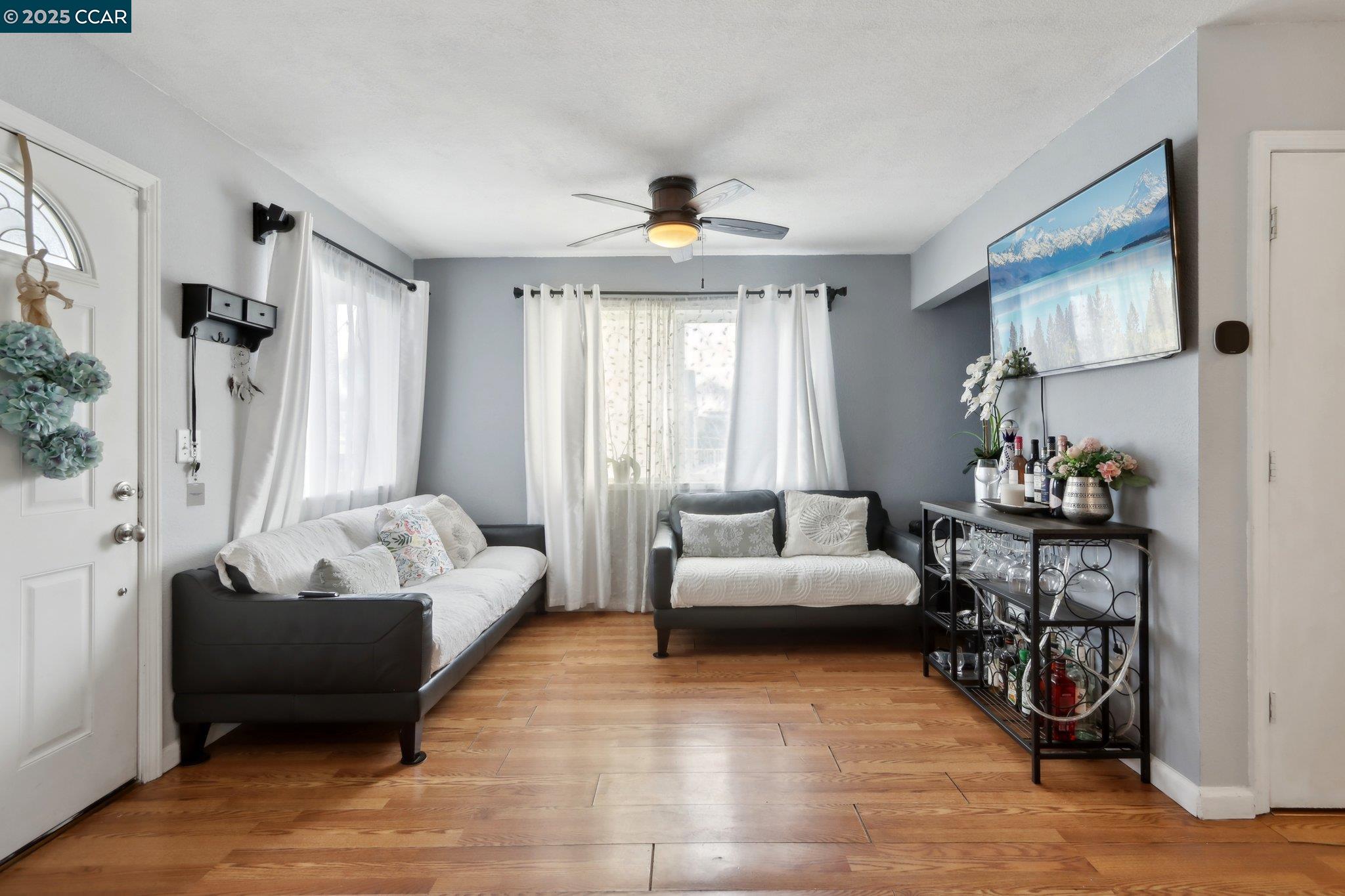 Detail Gallery Image 4 of 17 For 401 W 9th St, Pittsburg,  CA 94565 - 2 Beds | 1 Baths