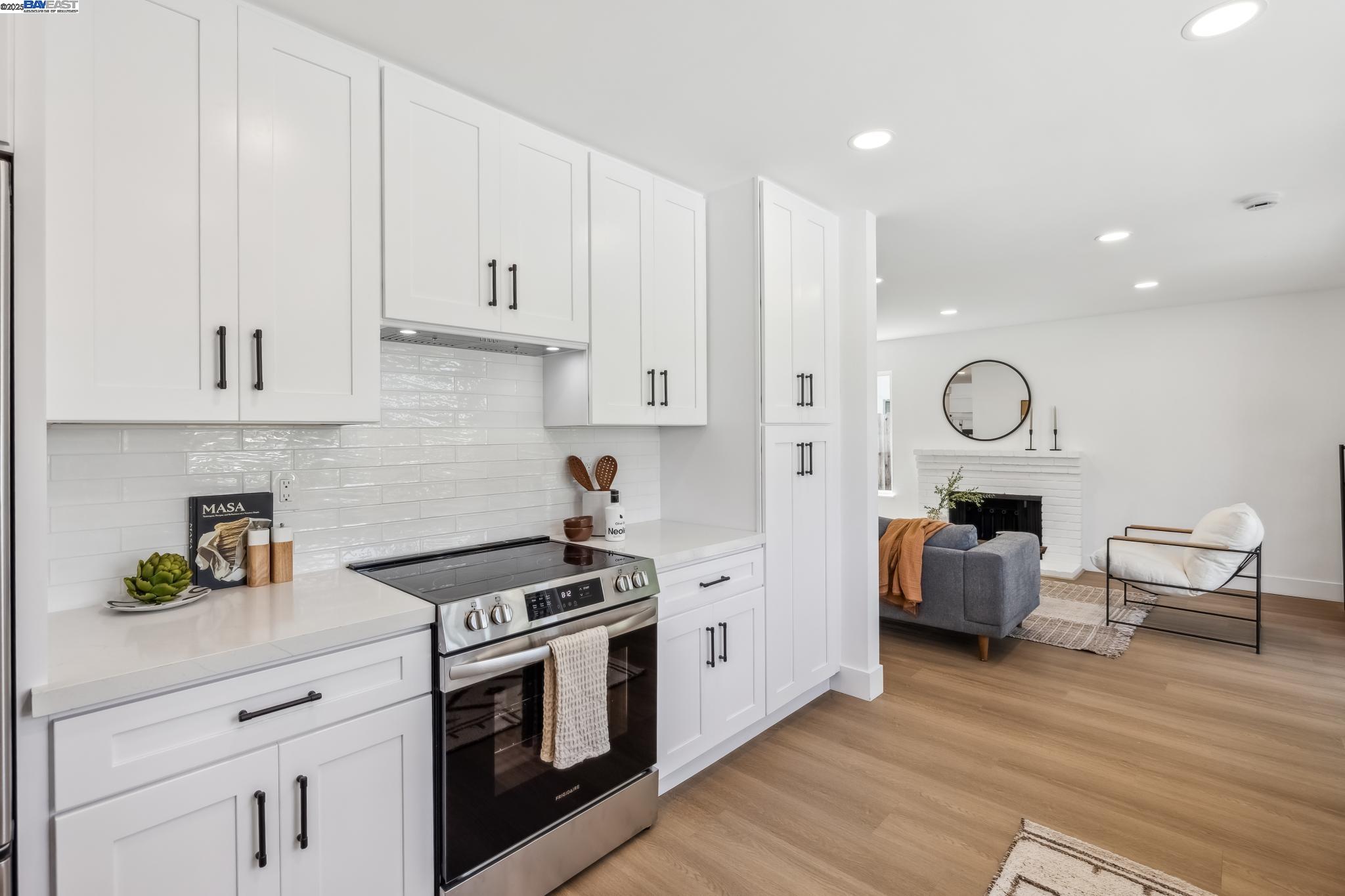 Detail Gallery Image 16 of 49 For 4407 Ashwood Ct, Union City,  CA 94587 - 4 Beds | 2/1 Baths