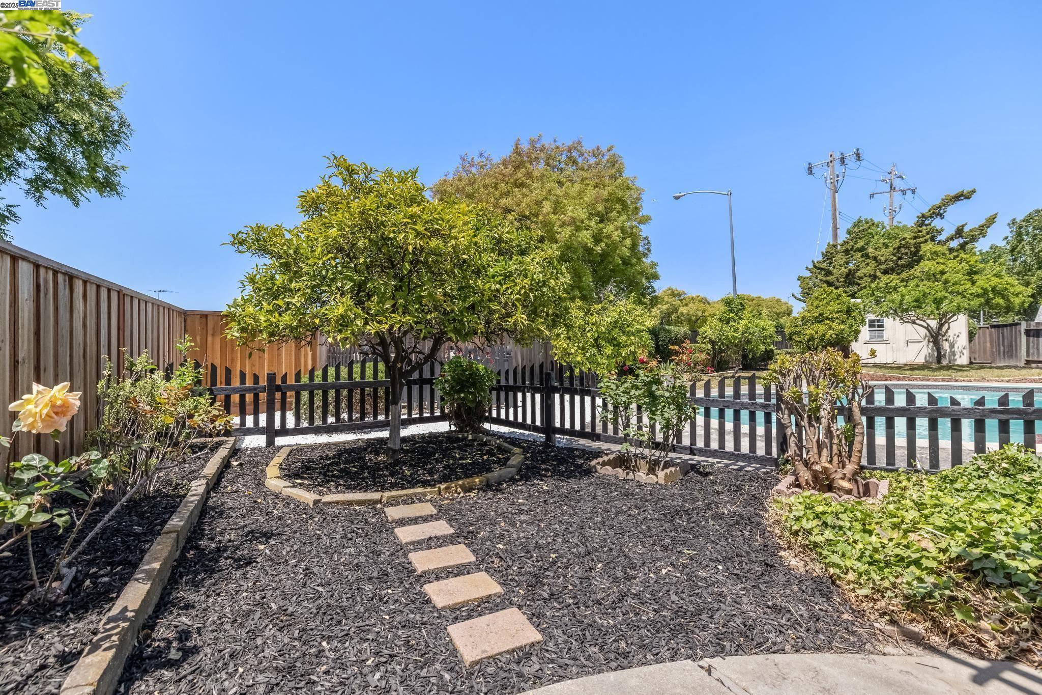 Detail Gallery Image 46 of 49 For 4407 Ashwood Ct, Union City,  CA 94587 - 4 Beds | 2/1 Baths