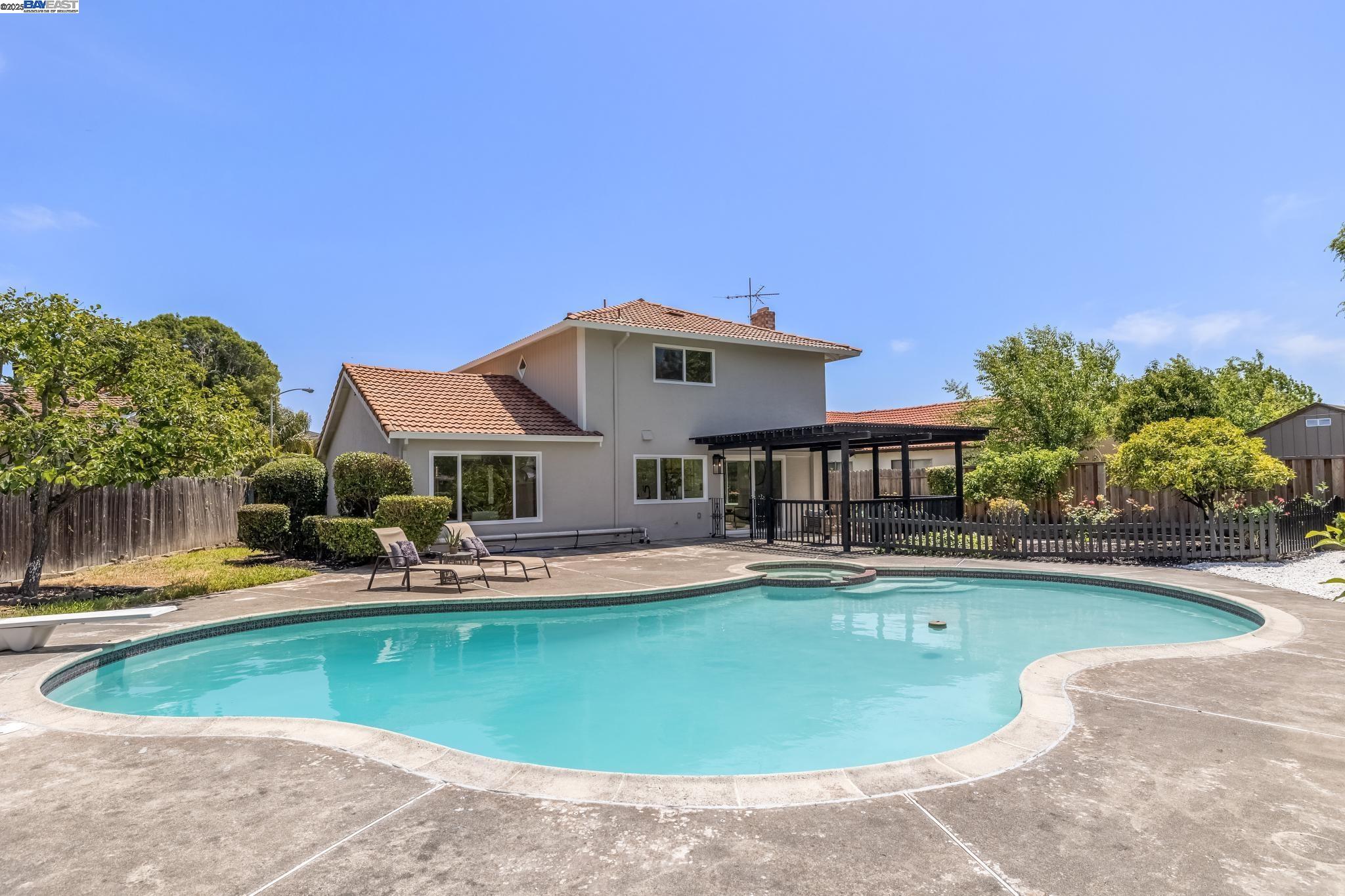 Detail Gallery Image 49 of 49 For 4407 Ashwood Ct, Union City,  CA 94587 - 4 Beds | 2/1 Baths