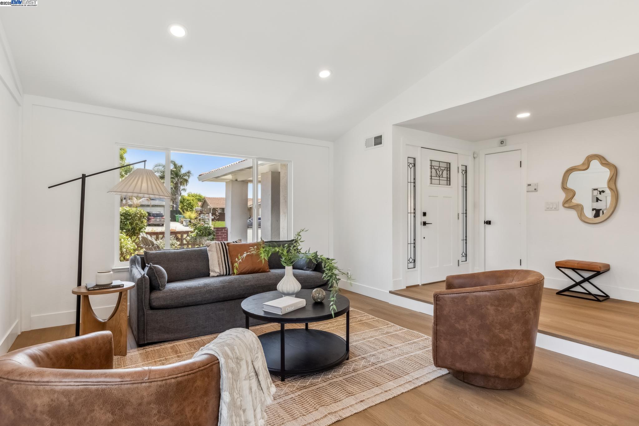 Detail Gallery Image 7 of 49 For 4407 Ashwood Ct, Union City,  CA 94587 - 4 Beds | 2/1 Baths