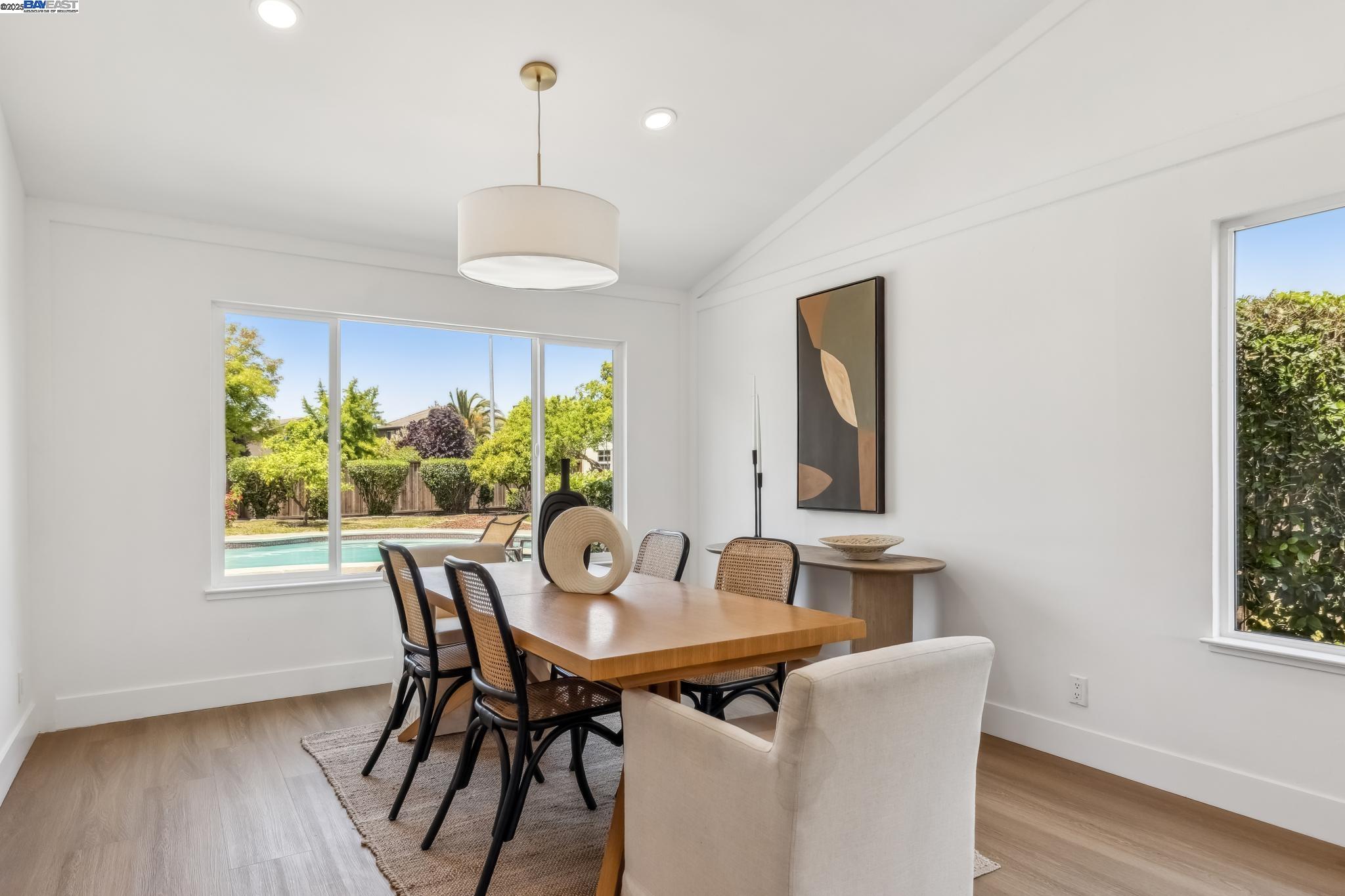Detail Gallery Image 10 of 49 For 4407 Ashwood Ct, Union City,  CA 94587 - 4 Beds | 2/1 Baths
