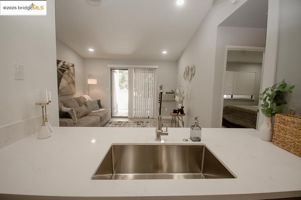 Detail Gallery Image 12 of 23 For 5 Lancaster Cir #231,  Bay Point,  CA 94565 - 1 Beds | 1 Baths