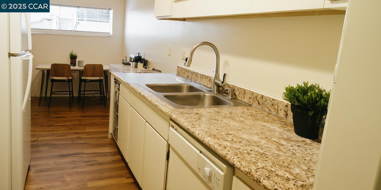 Photo #12: 41097340 Listing: Photo #12