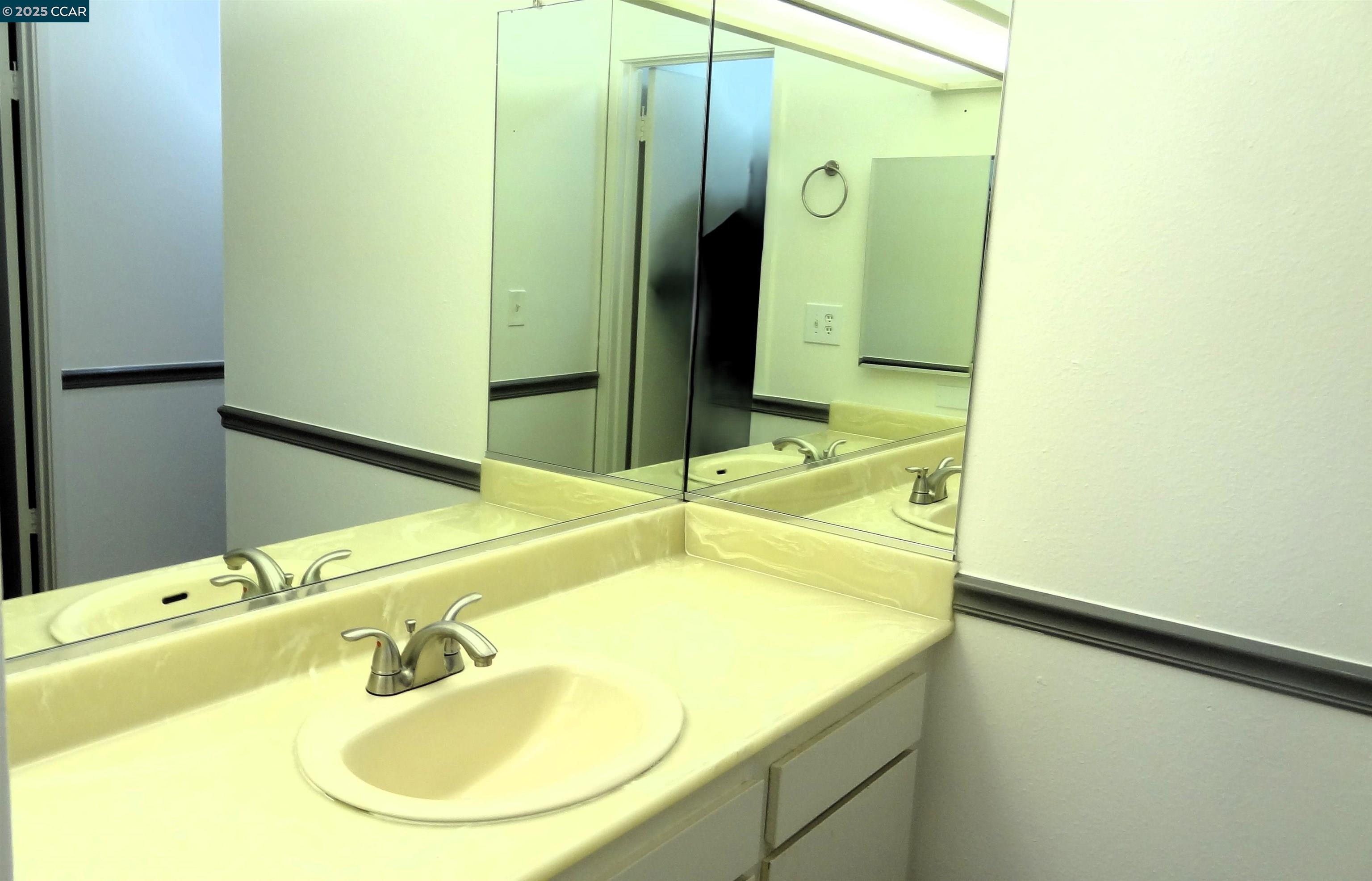 Detail Gallery Image 22 of 31 For 810 Oak Grove Rd #106,  Concord,  CA 94518 - 1 Beds | 1 Baths