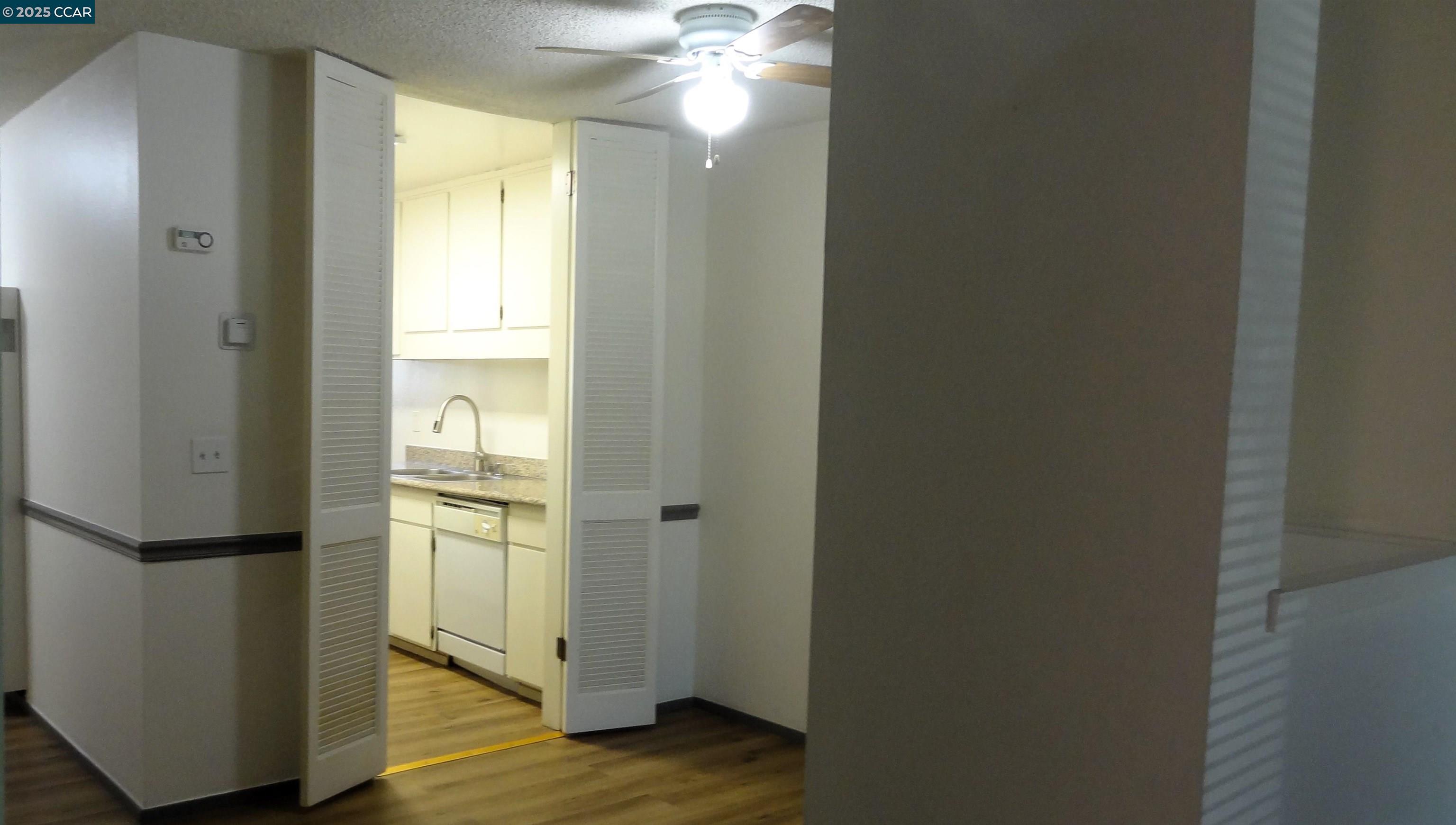 Detail Gallery Image 24 of 31 For 810 Oak Grove Rd #106,  Concord,  CA 94518 - 1 Beds | 1 Baths