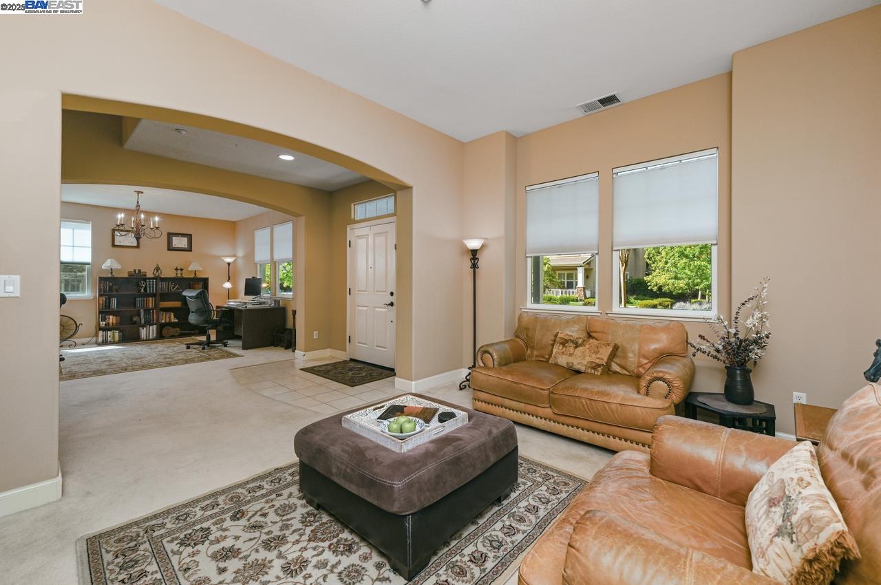 Detail Gallery Image 11 of 47 For 5808 Elder Cir, Livermore,  CA 94550 - 5 Beds | 4 Baths